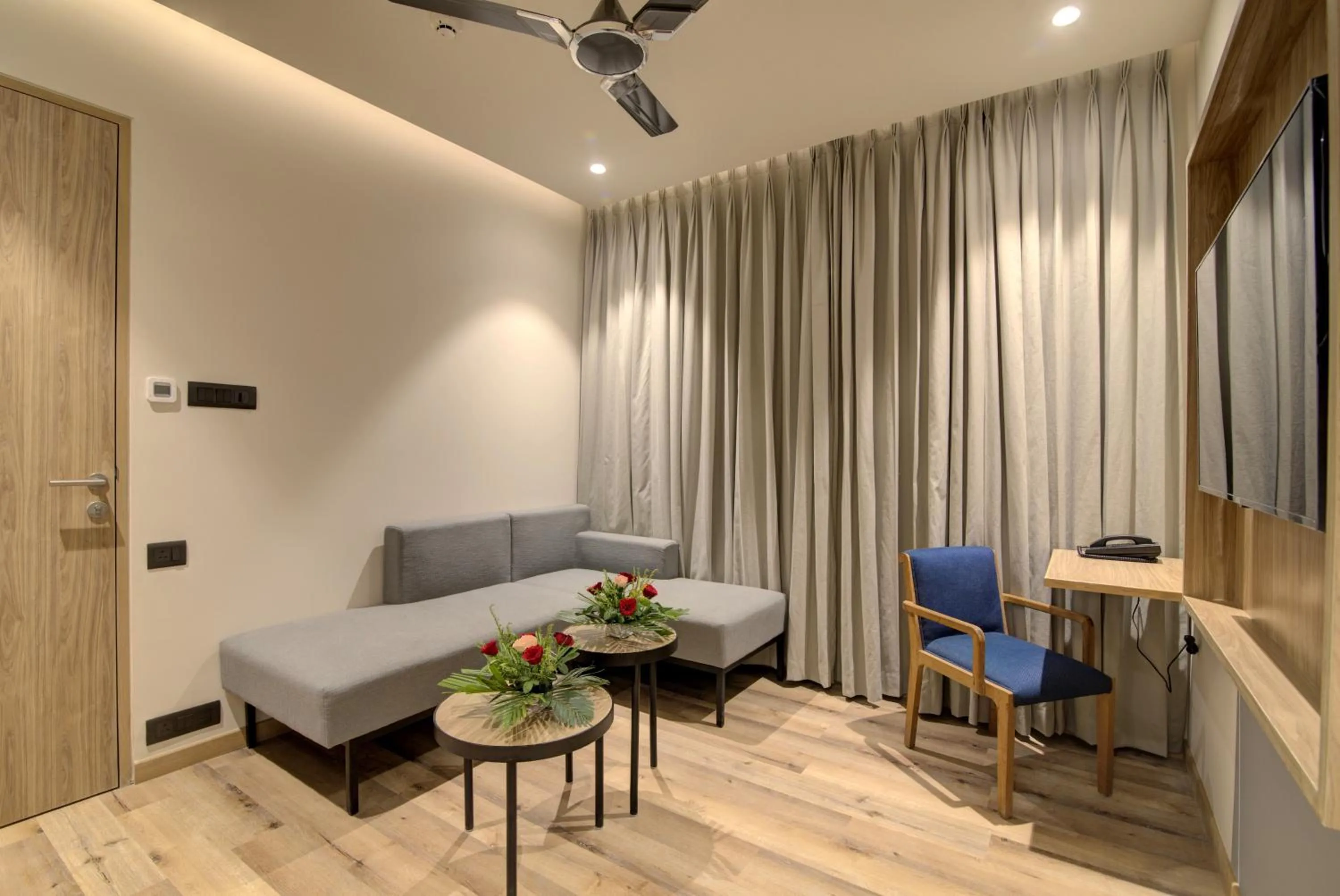 TV and multimedia, Bed in 7 Apple Hotel Pratap Nagar, Jaipur