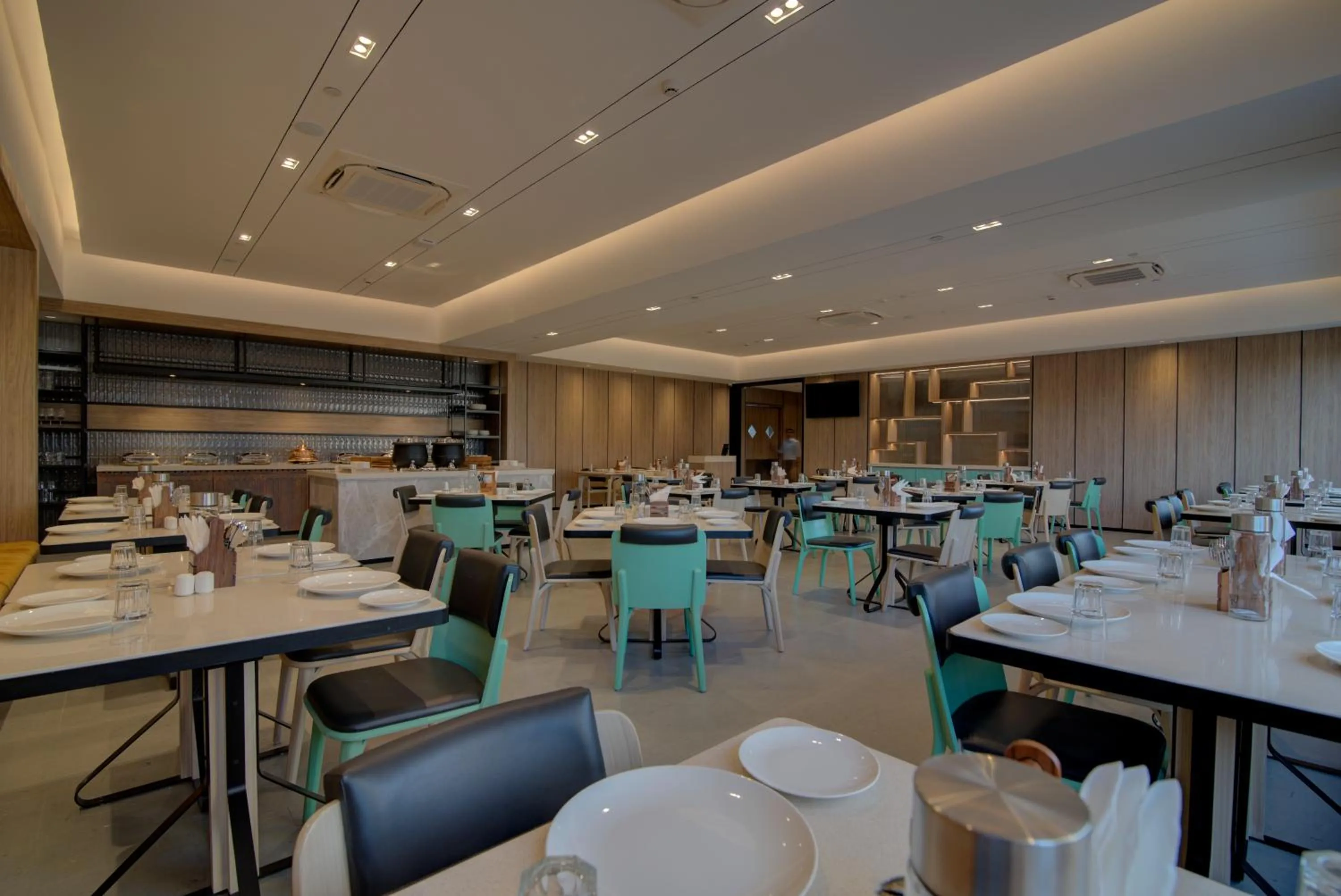 Restaurant/places to eat in 7 Apple Hotel Pratap Nagar, Jaipur