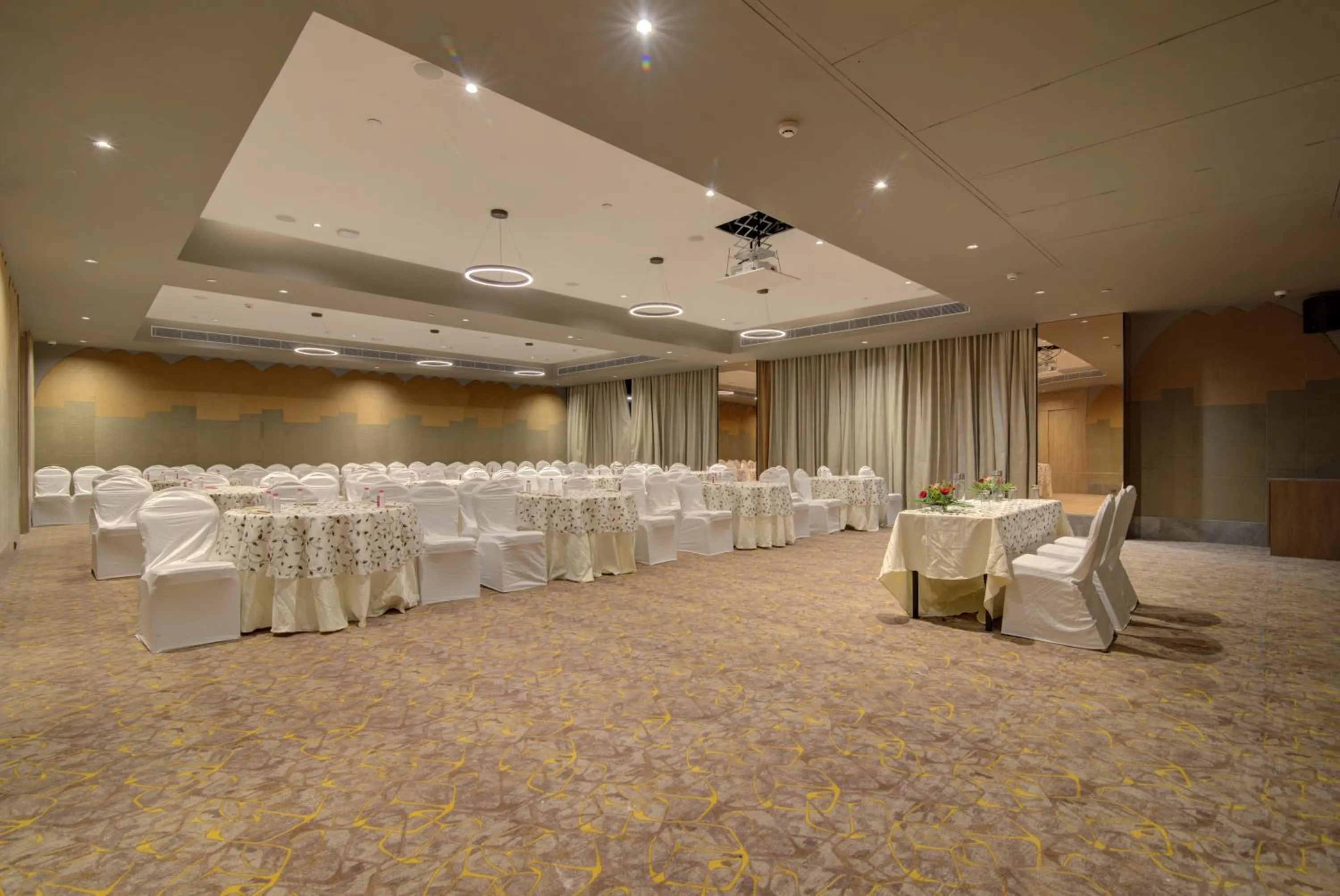 Banquet/Function facilities in 7 Apple Hotel Pratap Nagar, Jaipur