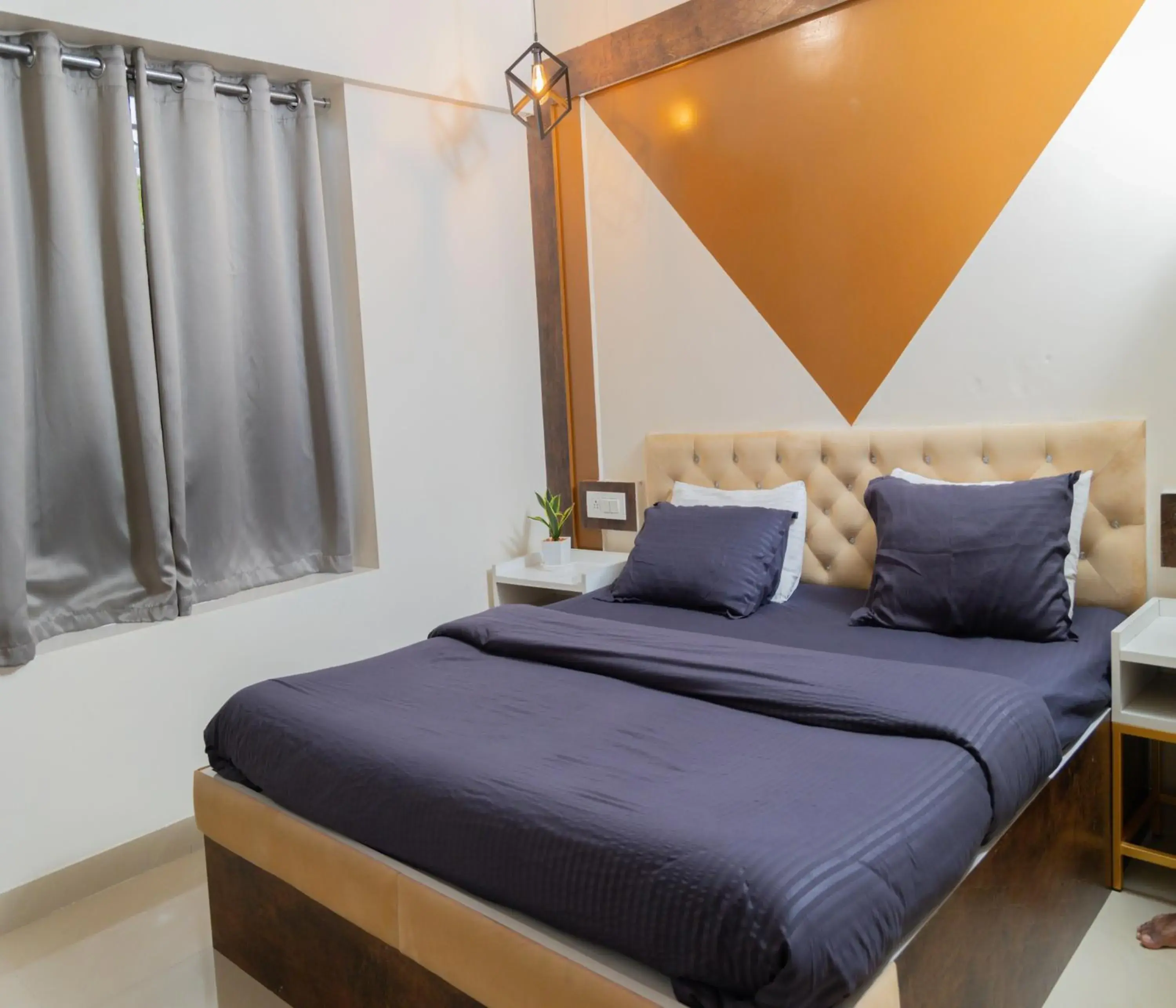One Bedroom Apartment with King Bed and Mountain View in Copper 11 Service Apartments -SB Road, Shivaji Nagar, Pune One Bedroom Apartment with King Bed and Mountain View in Copper 11 Service Apartments -SB Road, Shivaji Nagar, Pune