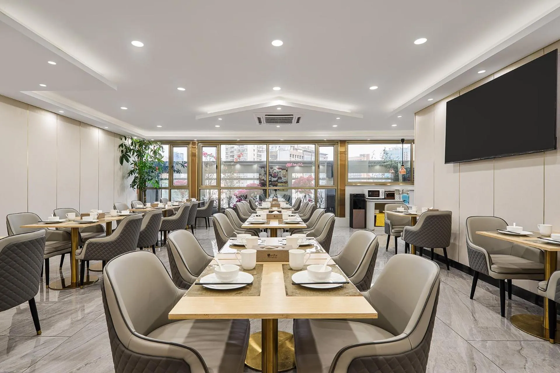 Restaurant/places to eat in Yishang Hotel - Guangzhou Railway Station Yuexiu Park Subway Station