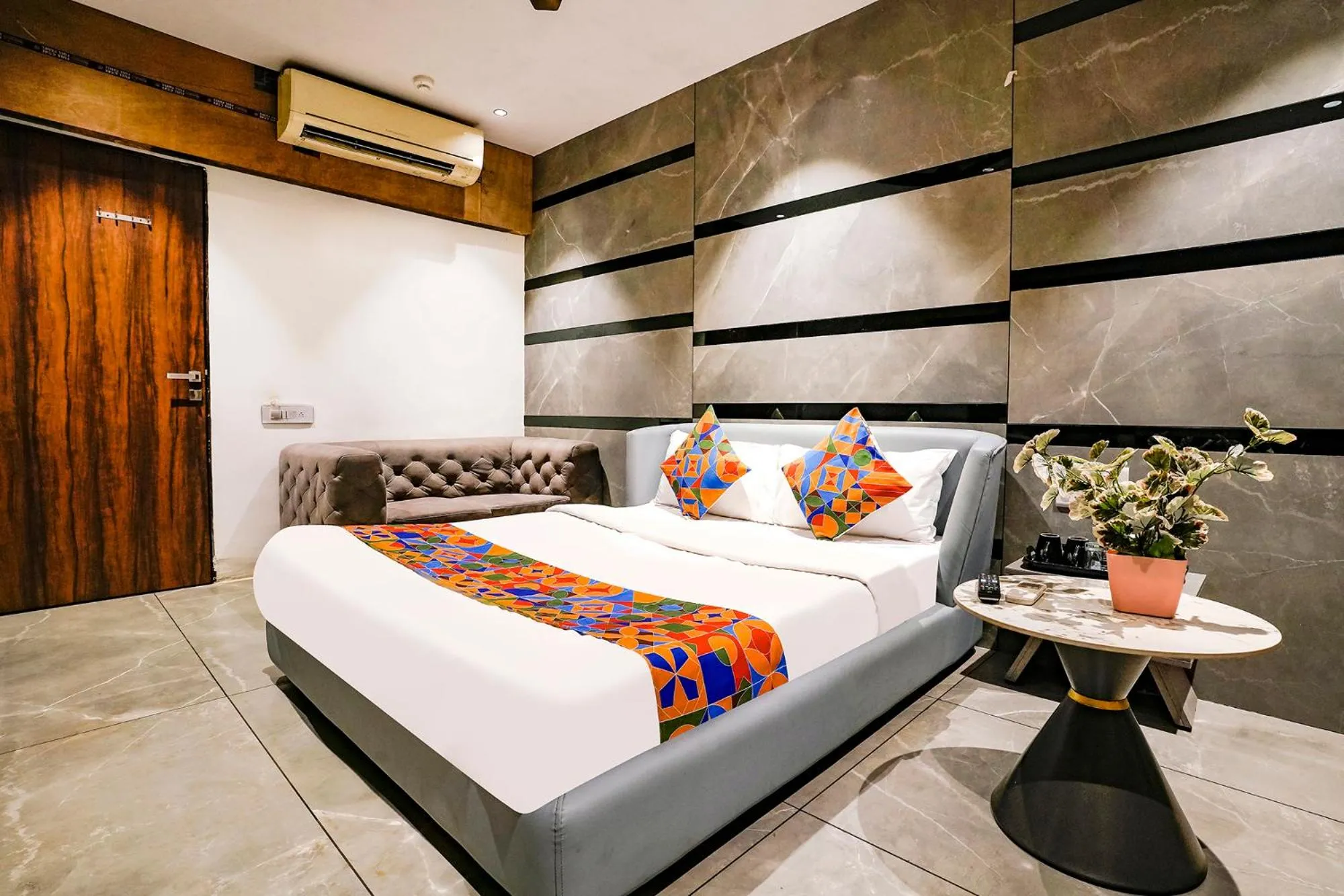Bed in FabHotel Prime Welcome Palace - Inside Chandni Chowk Complex