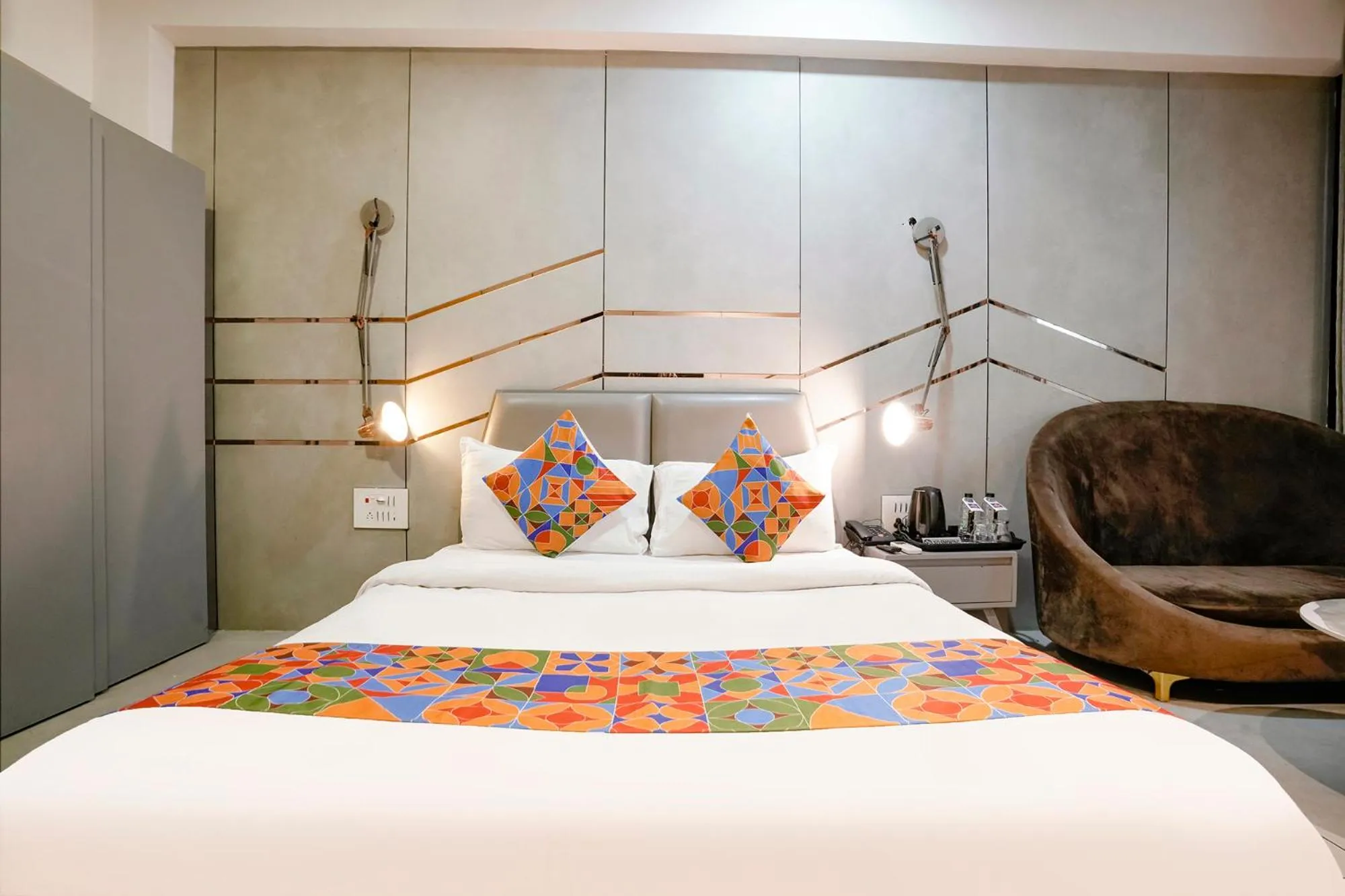 Bed in FabHotel Prime Welcome Palace - Inside Chandni Chowk Complex