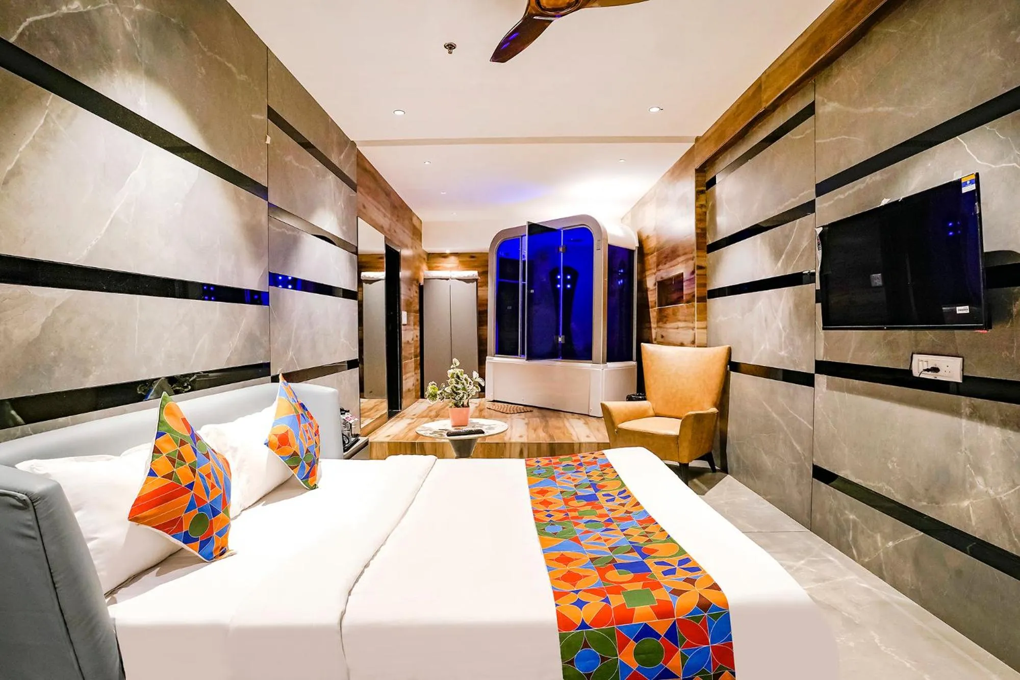 Bed in FabHotel Prime Welcome Palace - Inside Chandni Chowk Complex