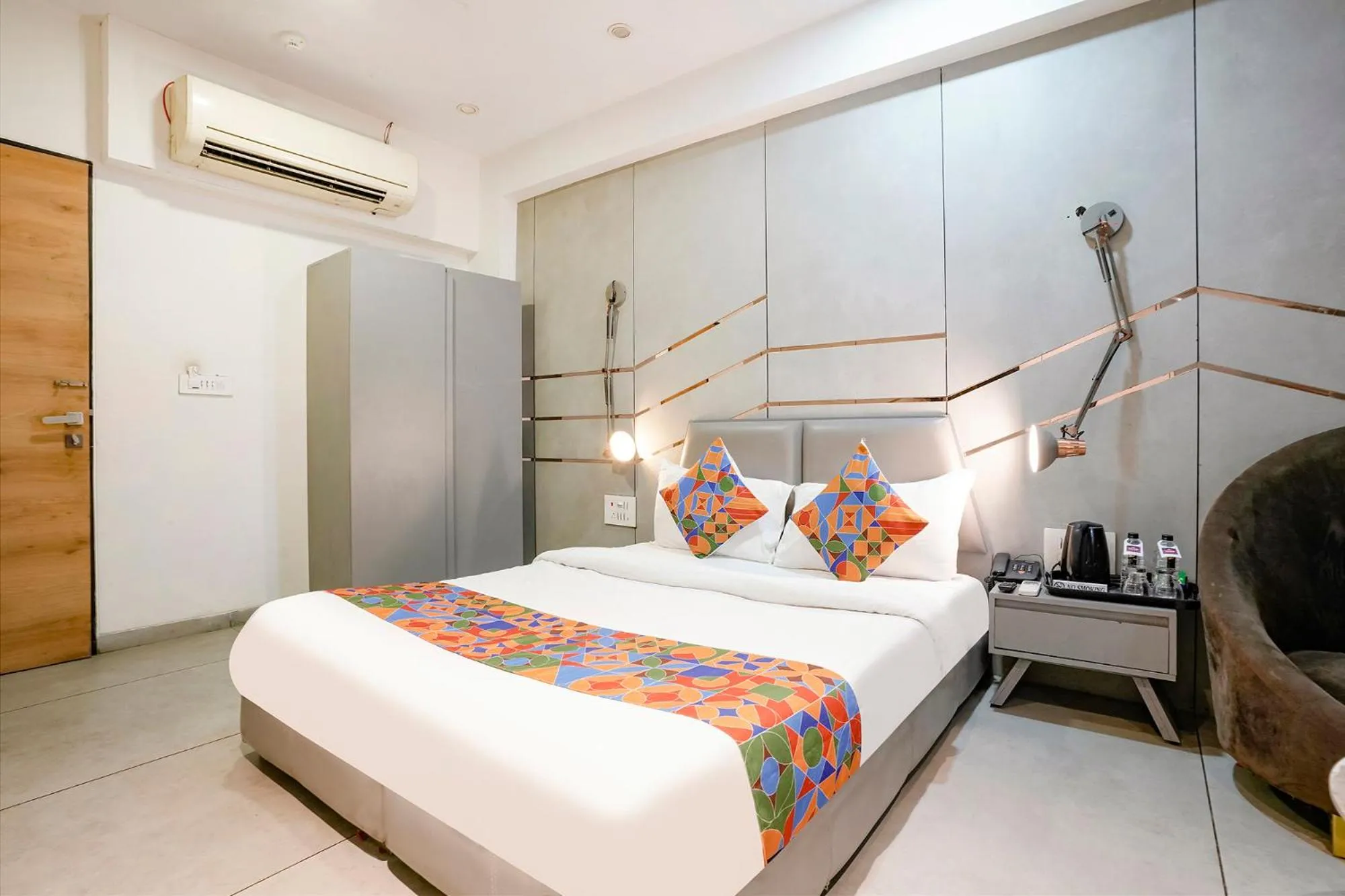 Bed in FabHotel Prime Welcome Palace - Inside Chandni Chowk Complex