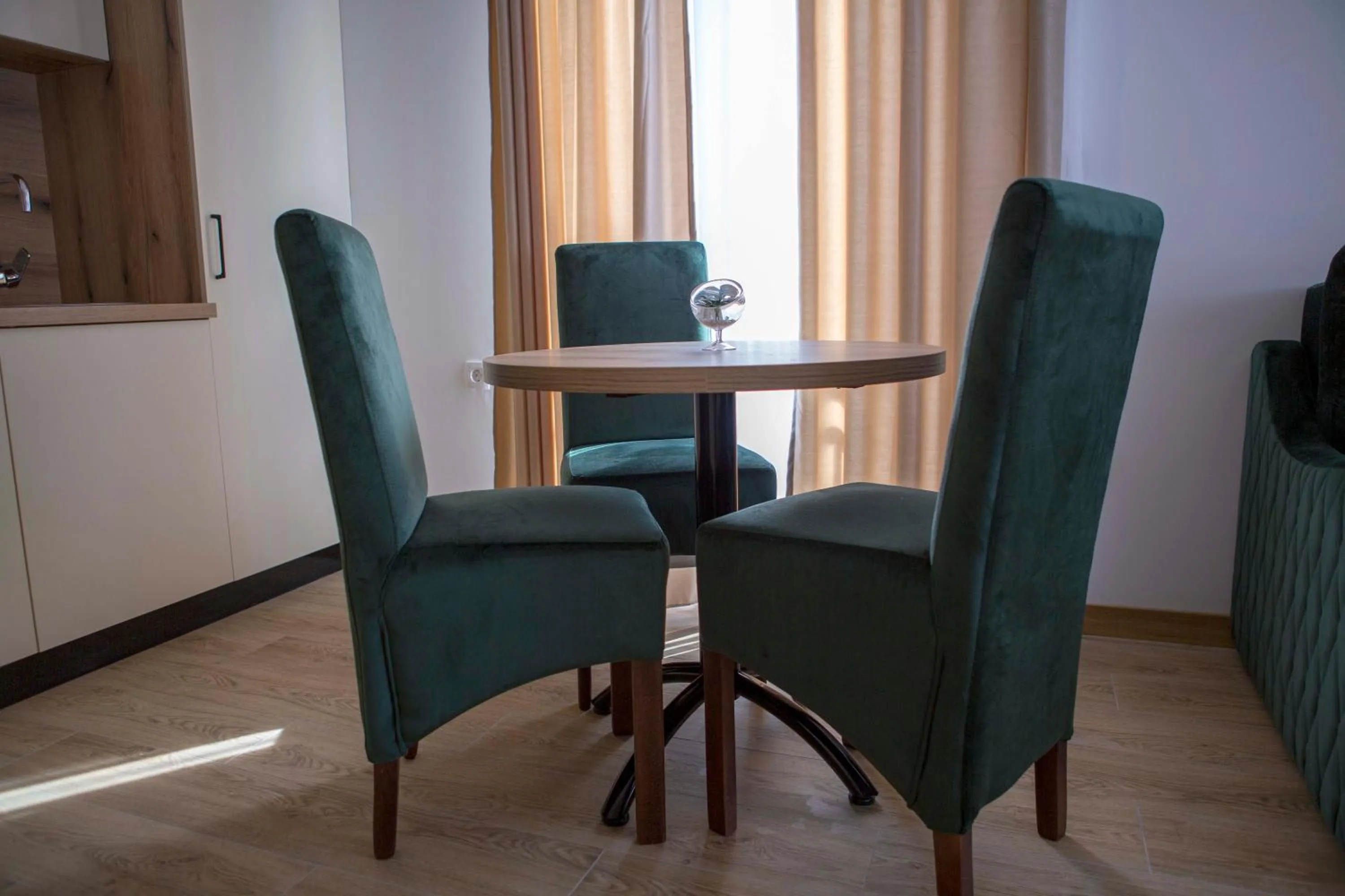 Dining area in Pini Apart-hotel