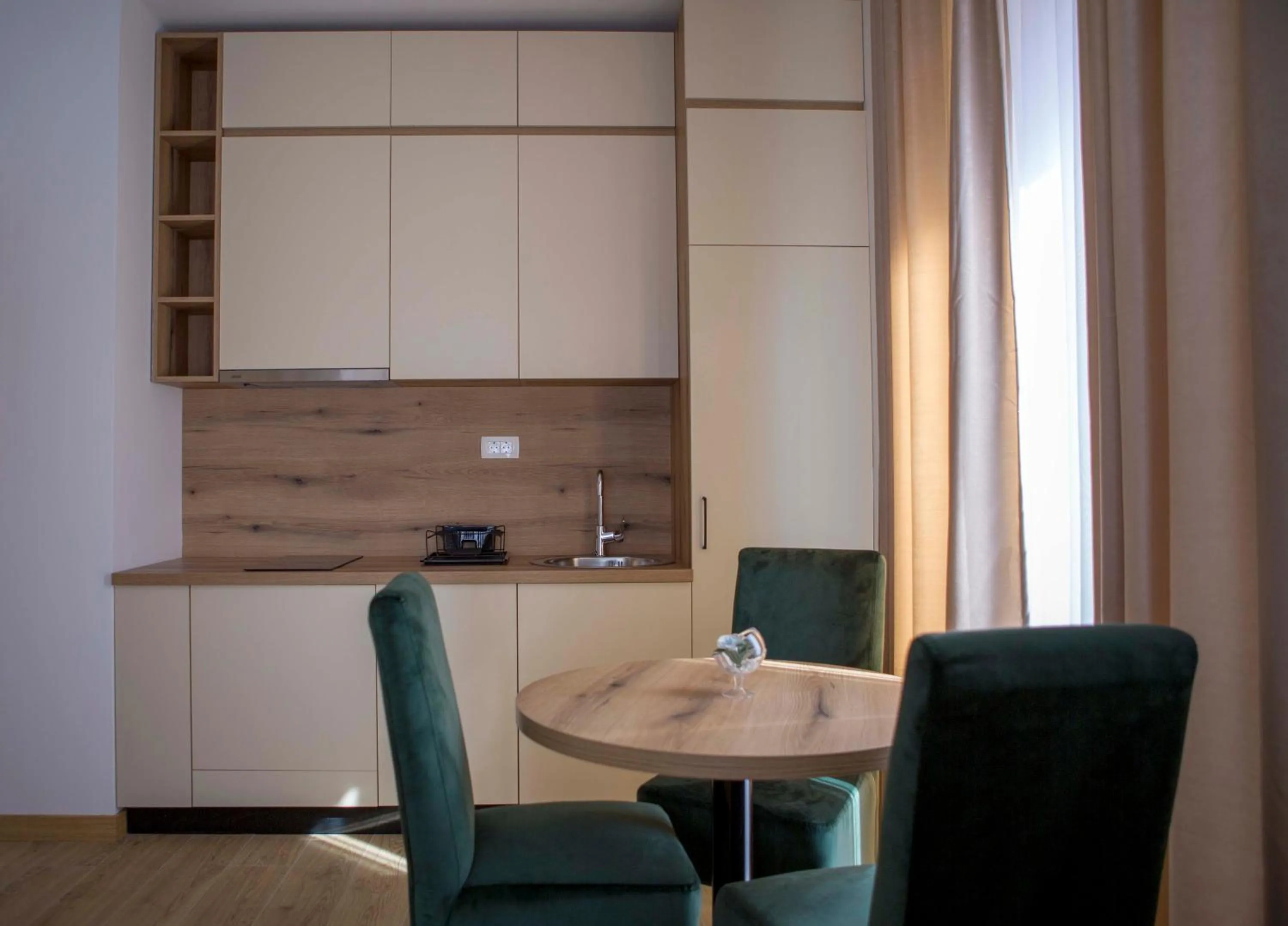 Dining area in Pini Apart-hotel