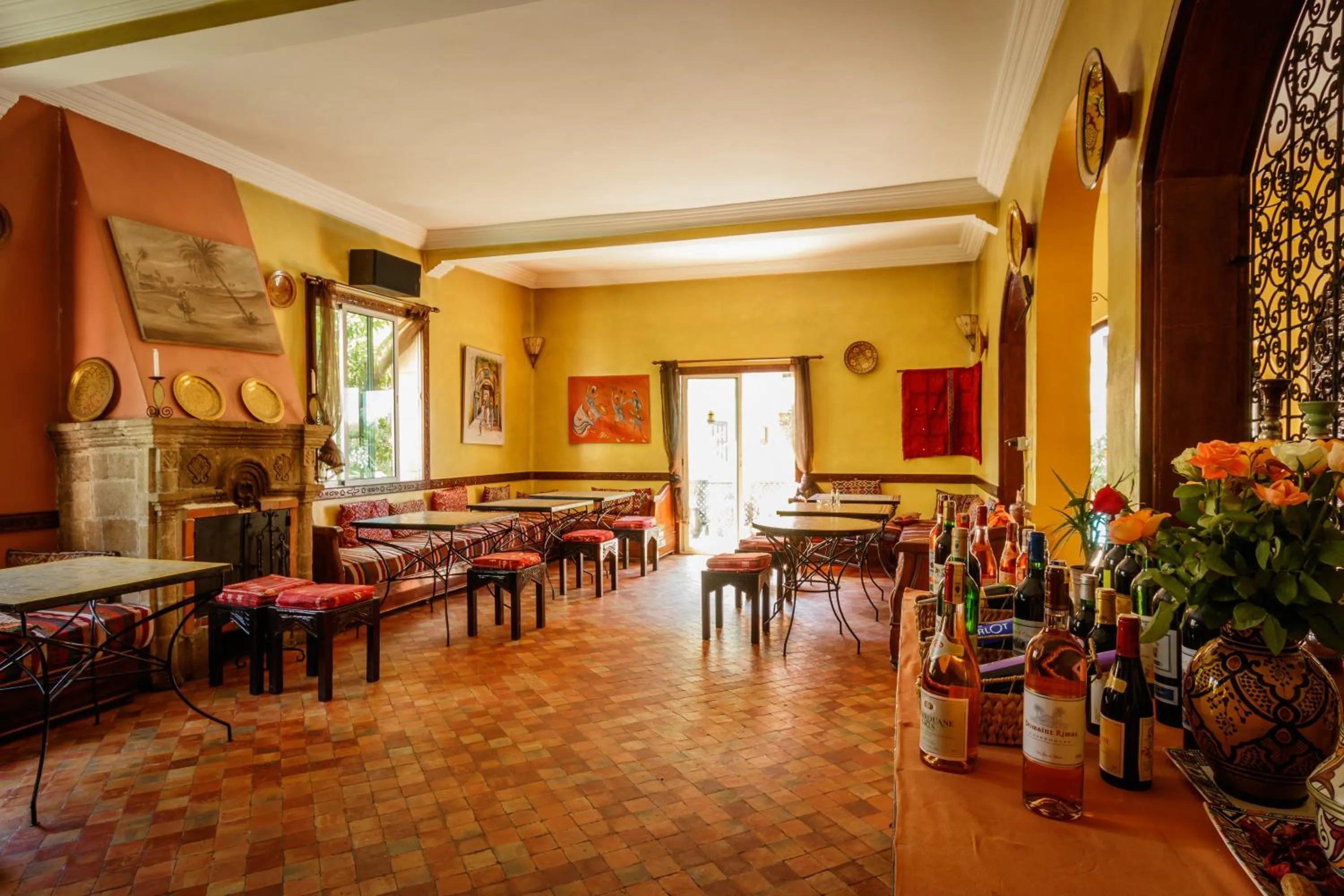 Restaurant/places to eat in Riad Zahra