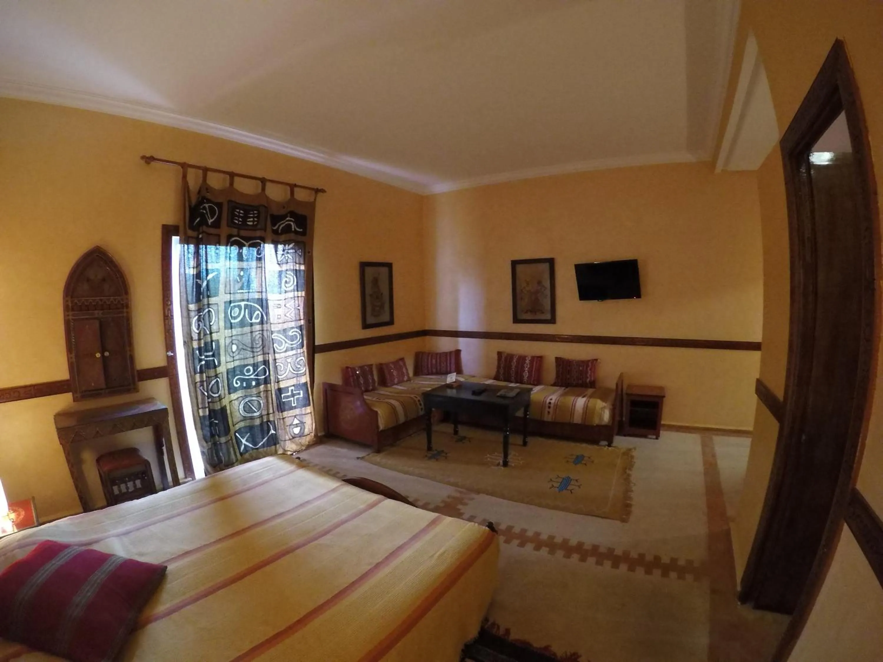 Photo of the whole room, Bed in Riad Zahra