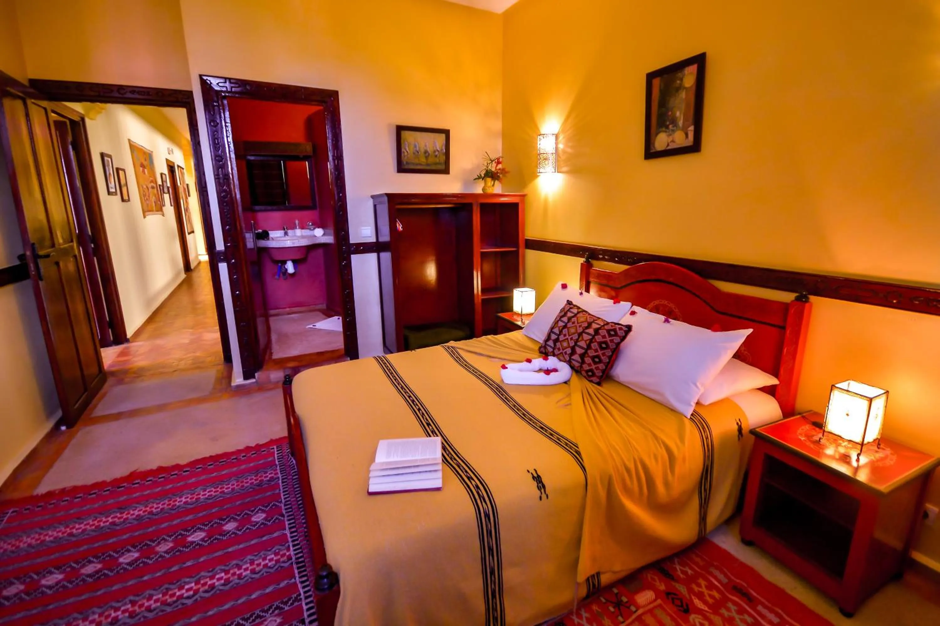 Photo of the whole room, Bed in Riad Zahra