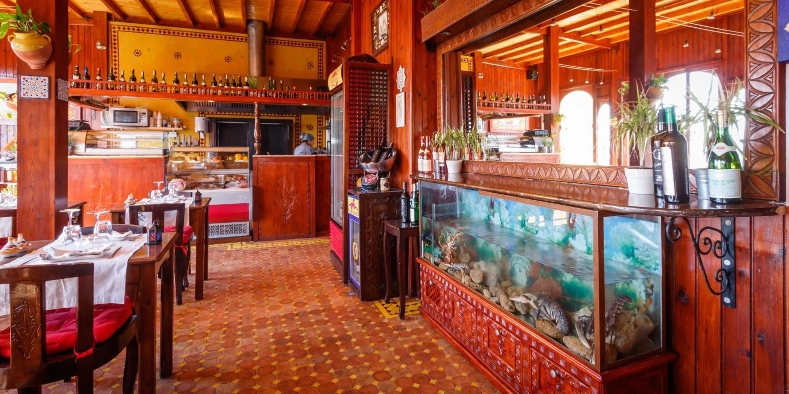 Restaurant/places to eat in Riad Zahra