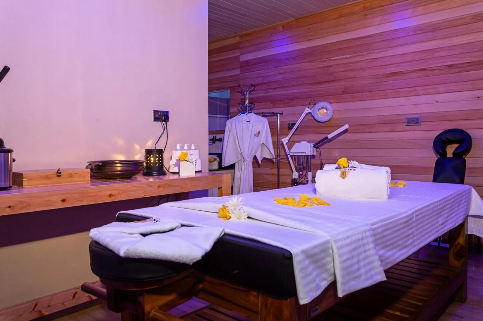 Massage in Saggys Suites Hotel & Spa