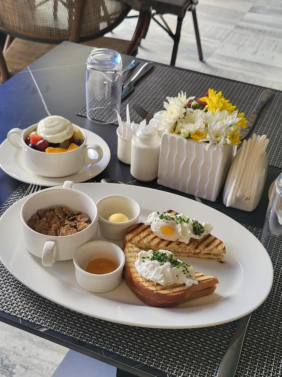 Breakfast in Saggys Suites Hotel & Spa