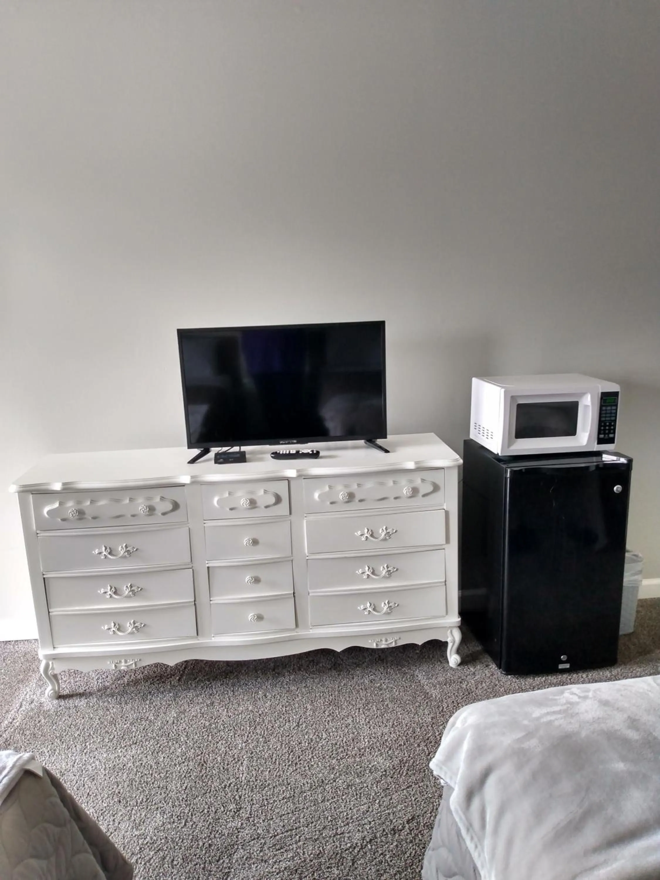 TV and multimedia in Country Inn of Shelby