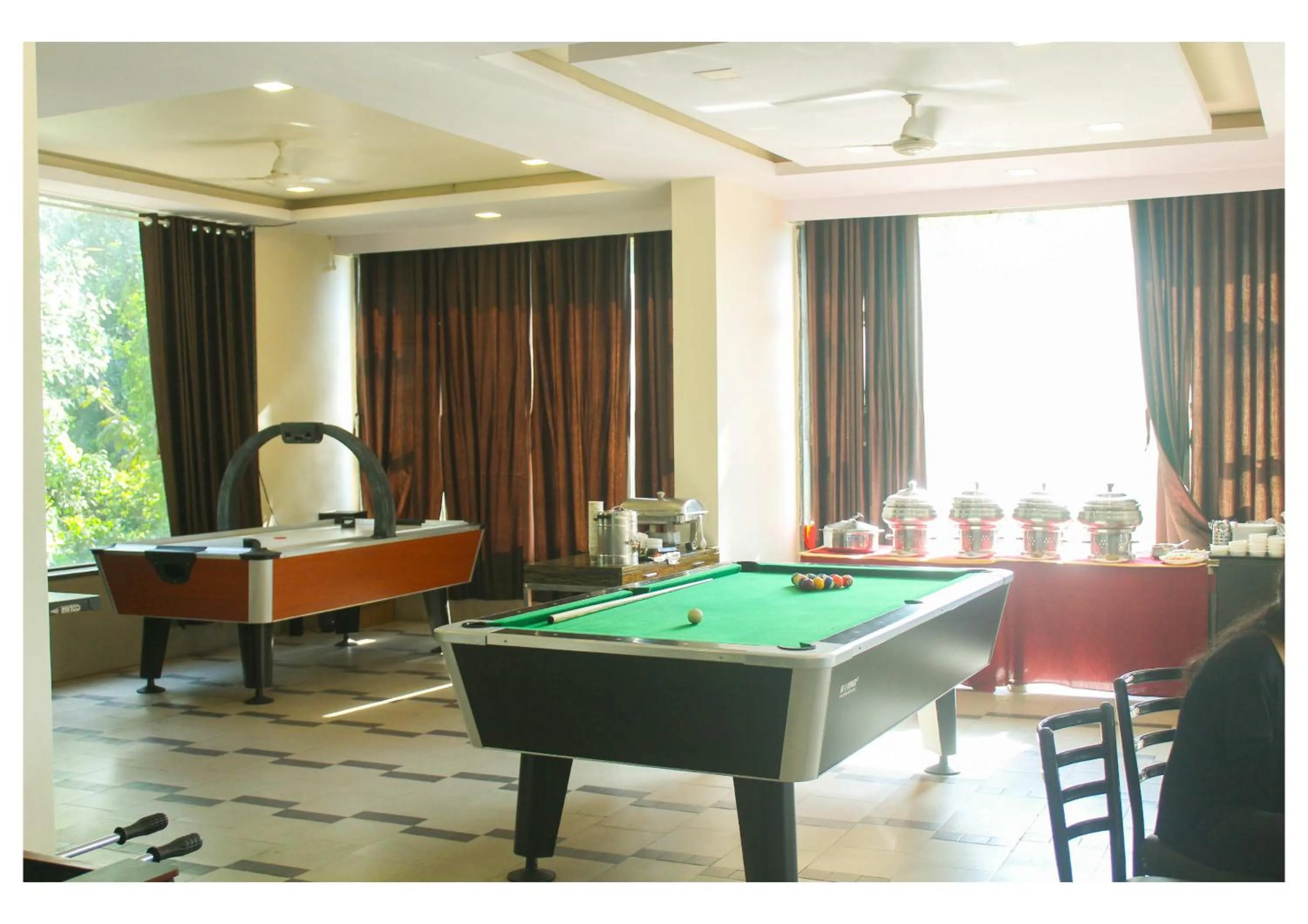 Game Room in Hotel Lalit inn