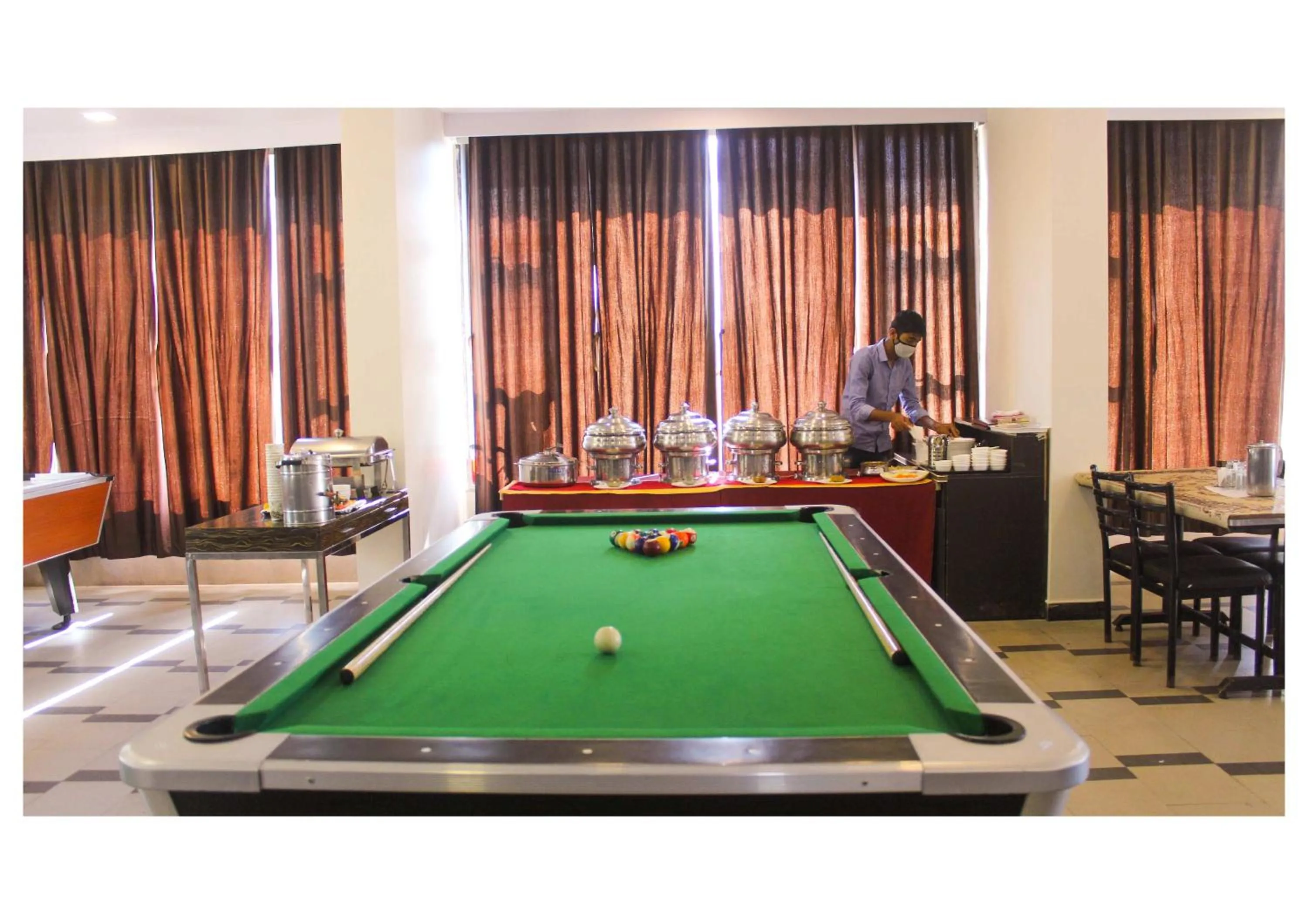 Game Room in Hotel Lalit inn