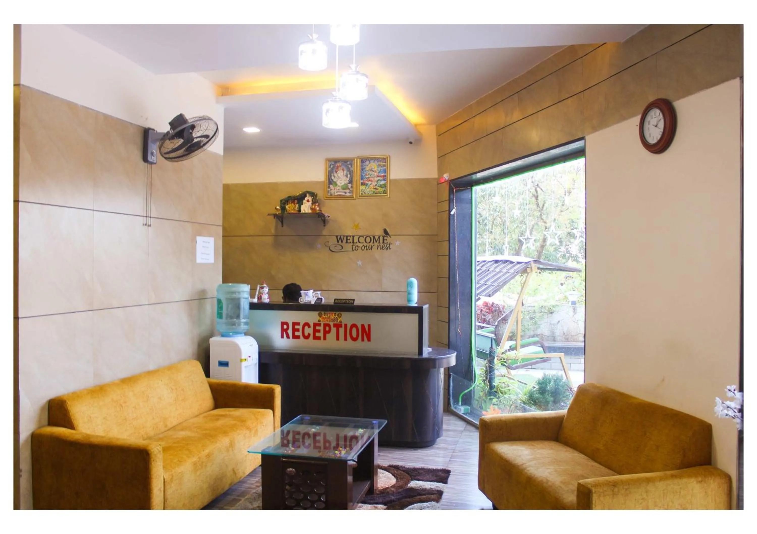 Living room in Hotel Lalit inn