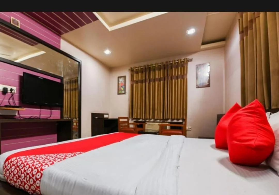 Bed in KK Hotel & Restaurant