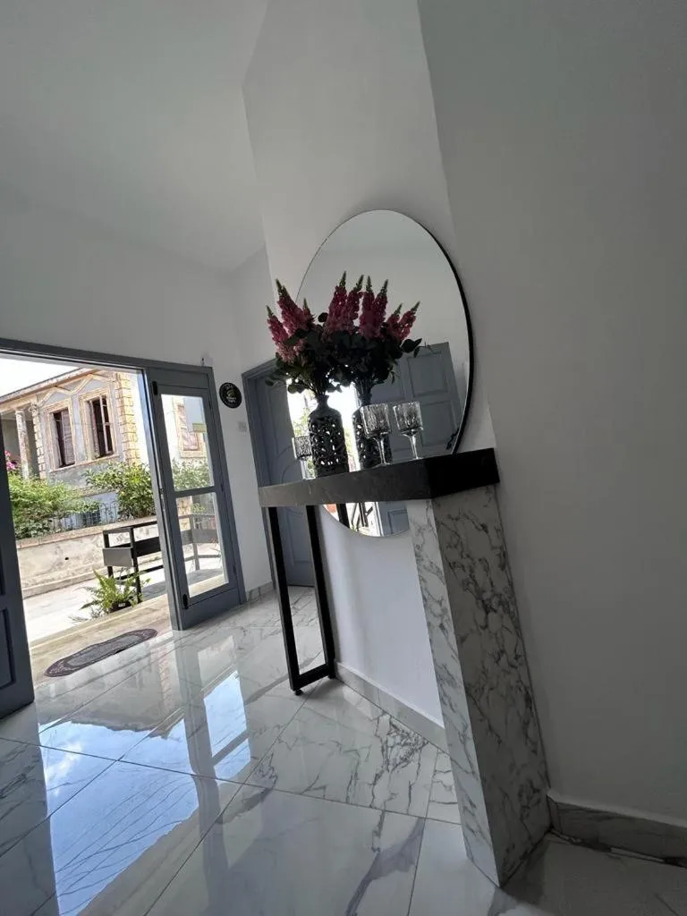 Lobby or reception in Royal Goddess Guest House, Walled City