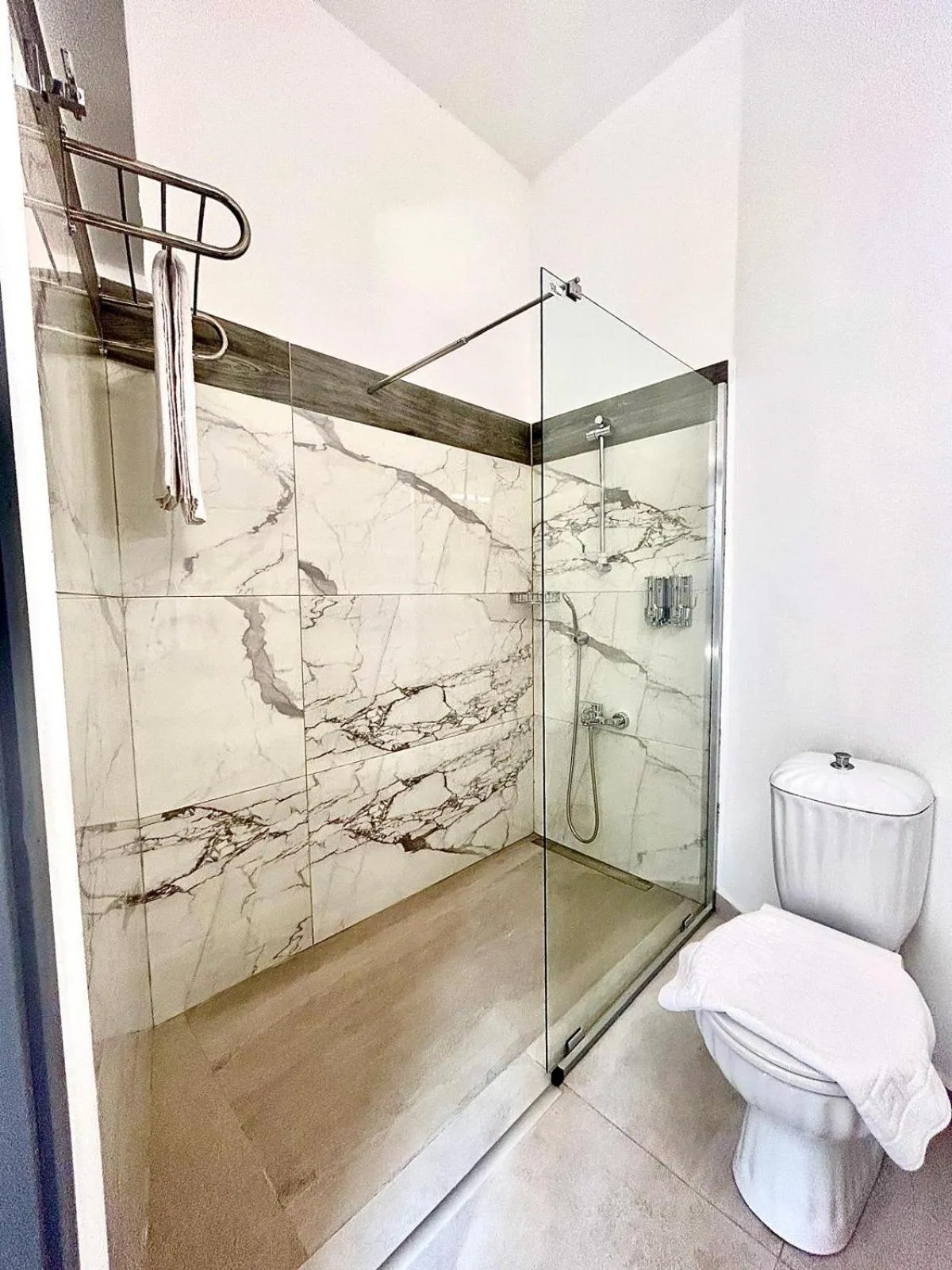 Shower in Royal Goddess Guest House, Walled City