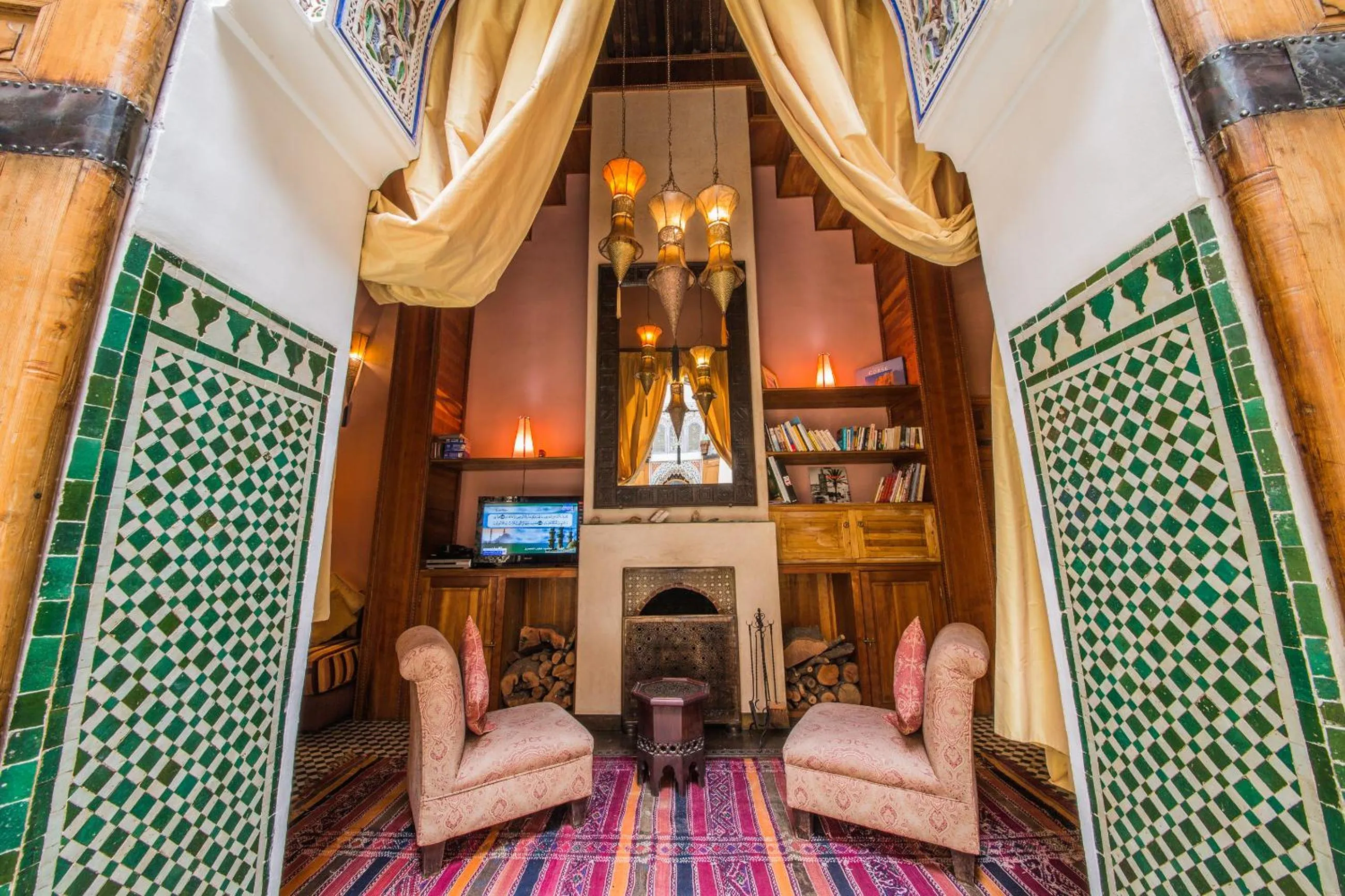 Communal lounge/ TV room in Dar victoria