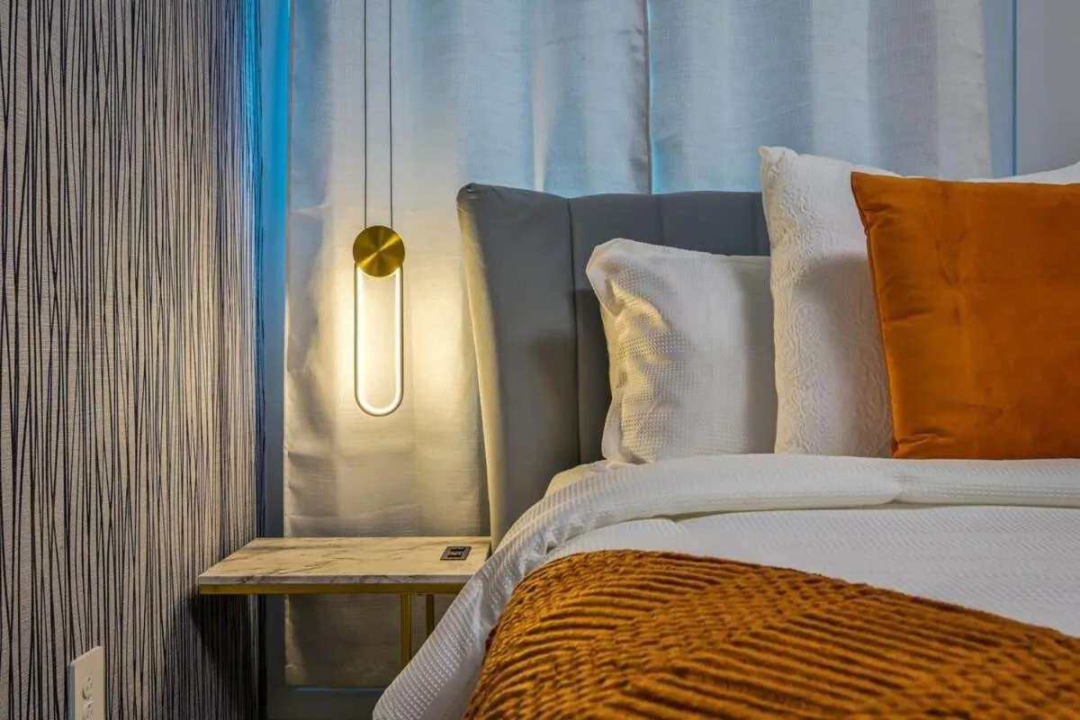 Bed in Brand New Corner Lot Pond View Vacation Home