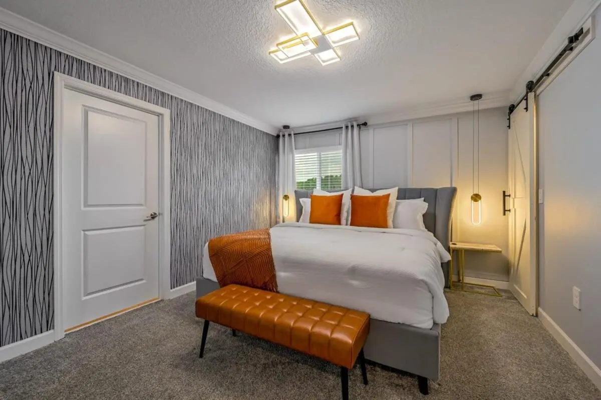 Bed in Brand New Corner Lot Pond View Vacation Home