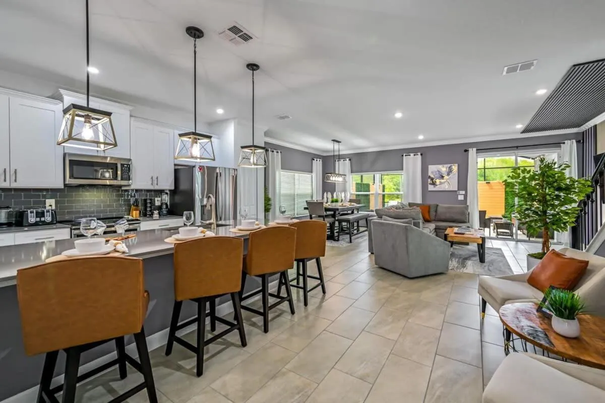 Brand New Corner Lot Pond View Vacation Home