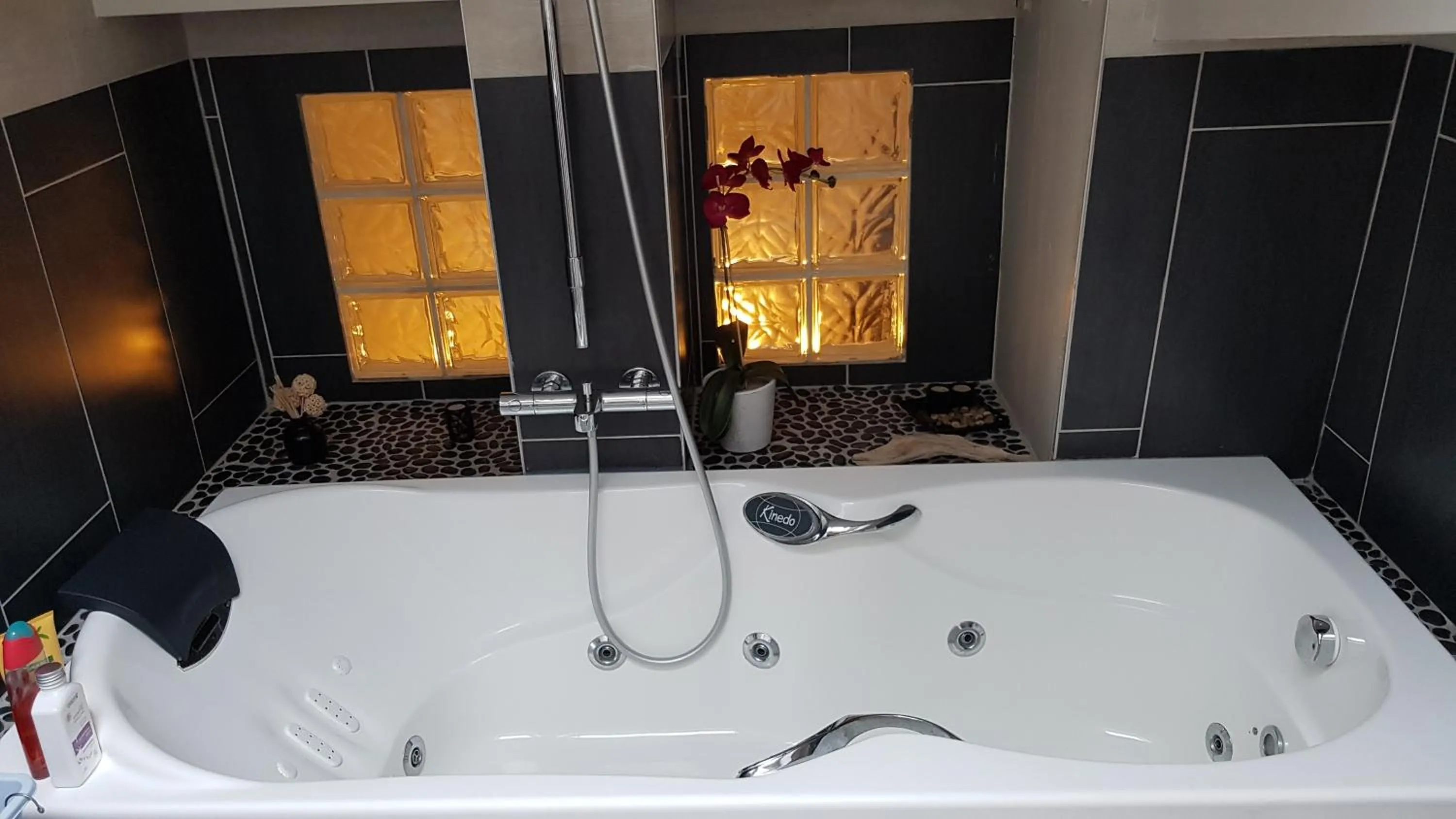 VILLA piscine-spa-sauna, 25 personnes, 5 mn océan