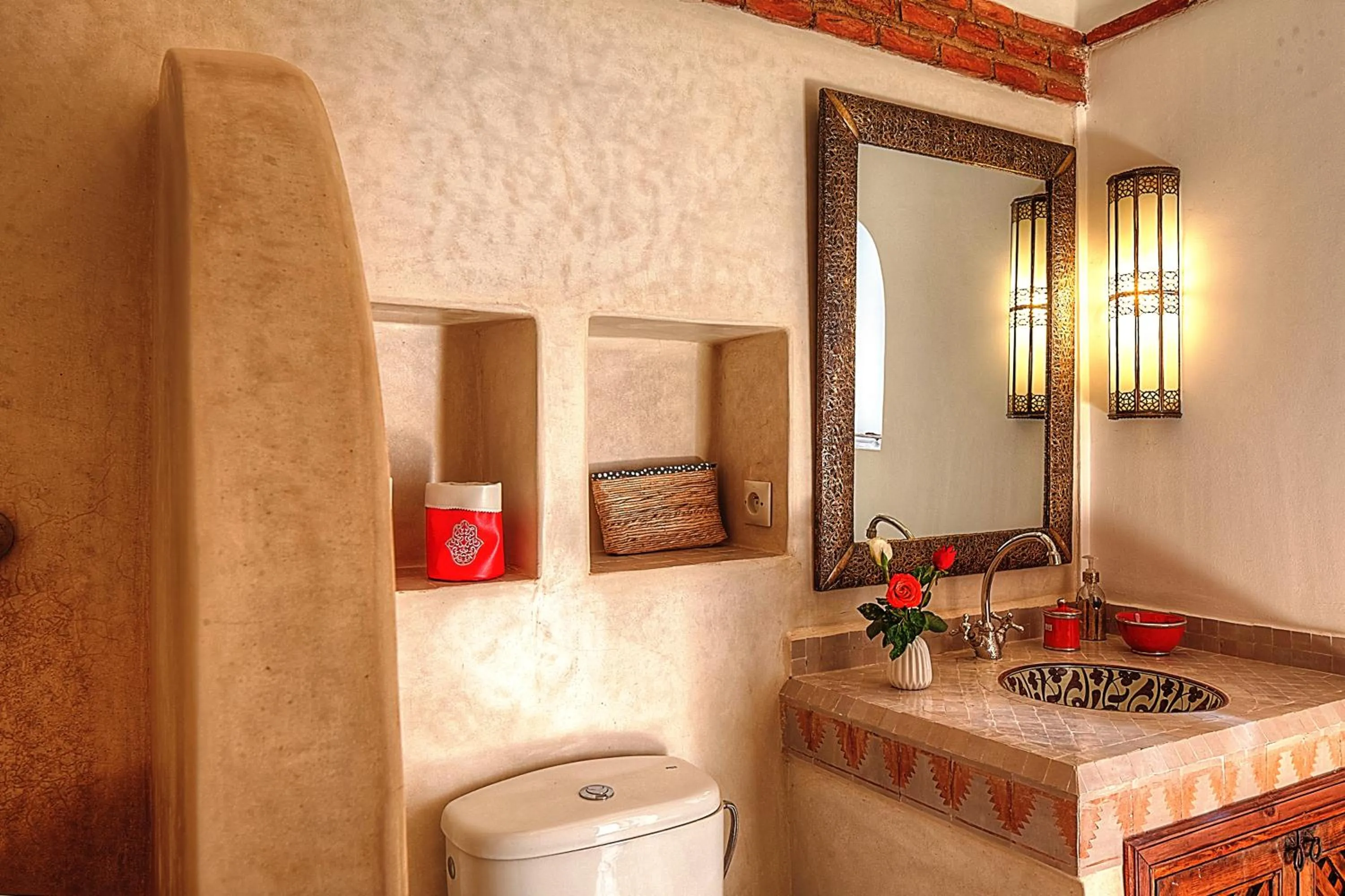 Shower in Riad Carina