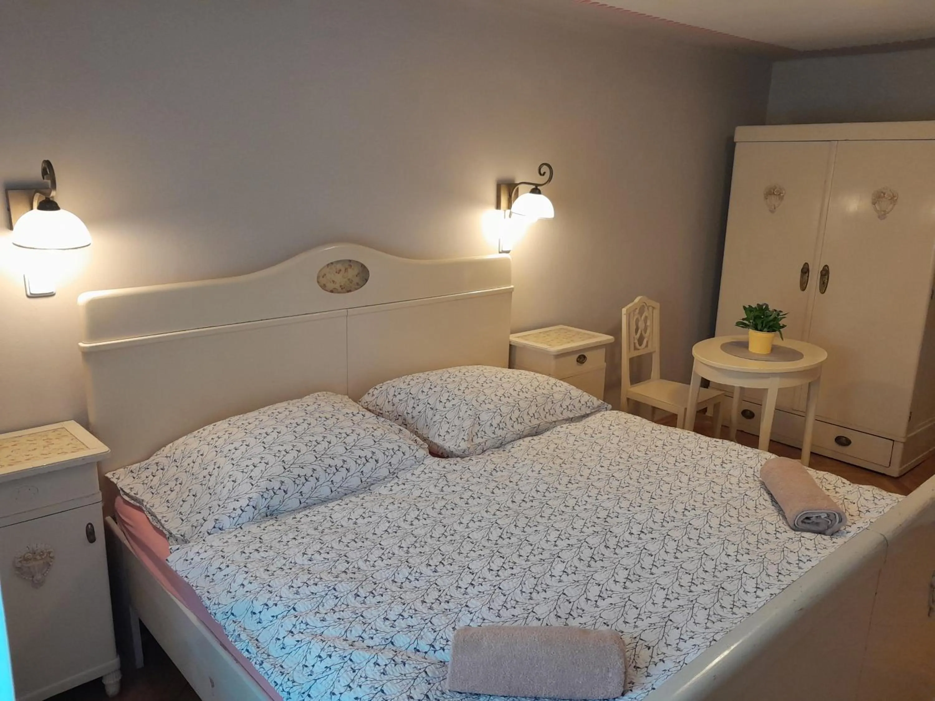 Bed in Apartments Kájovská 63