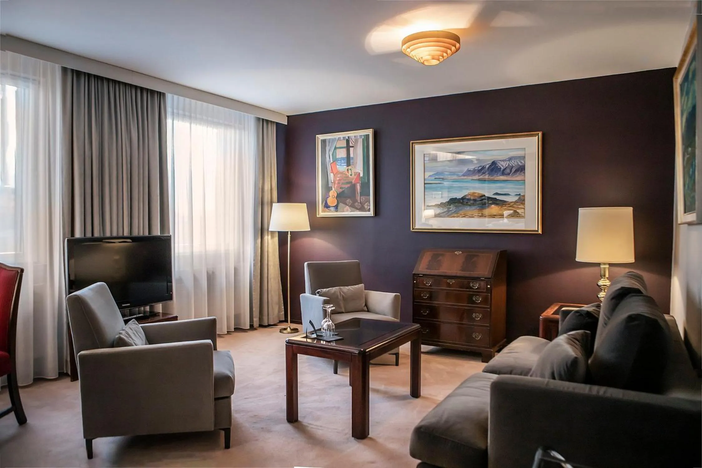 TV and multimedia in Hotel Holt - The Art Hotel