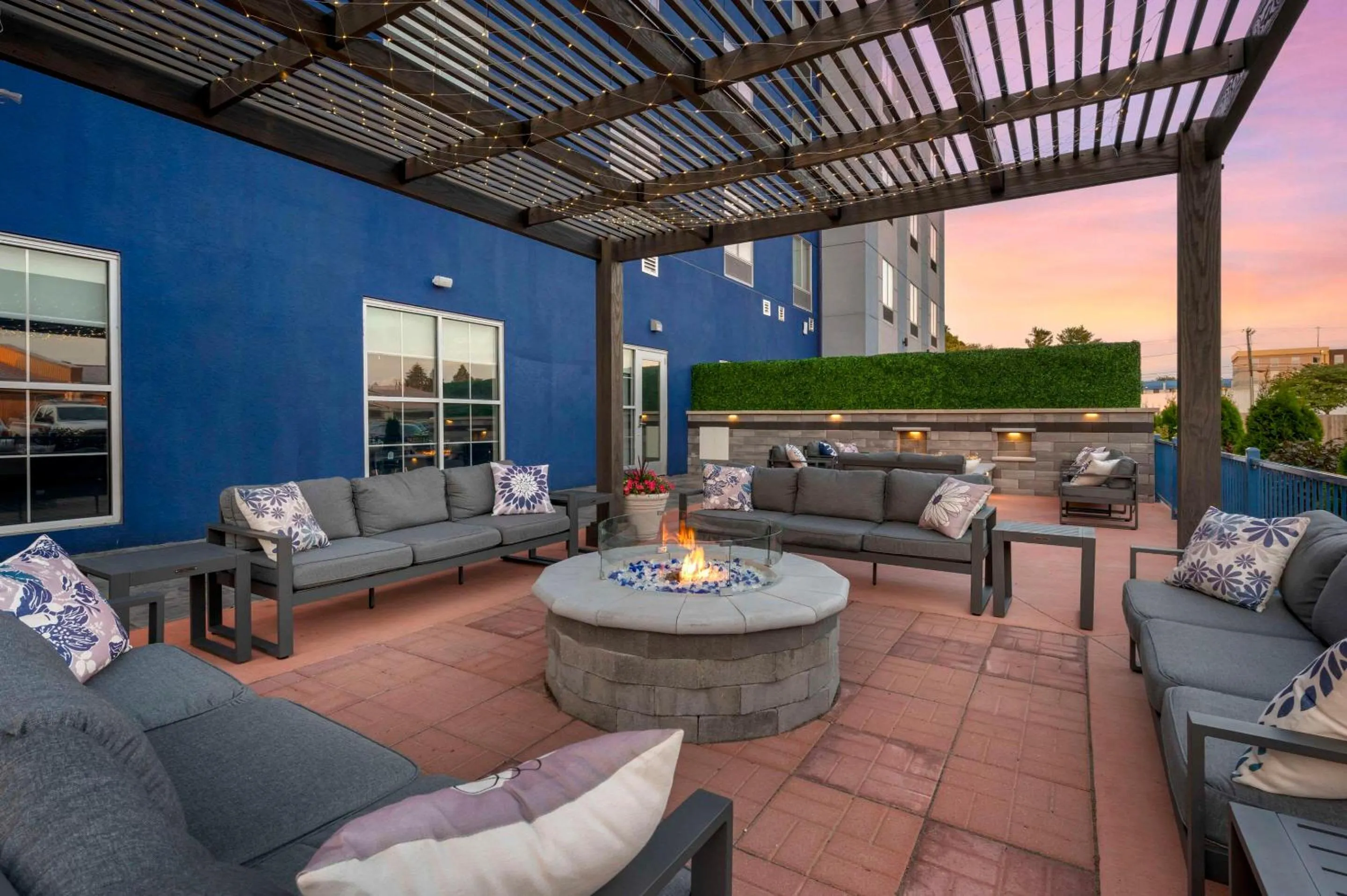 Property building in Comfort Suites