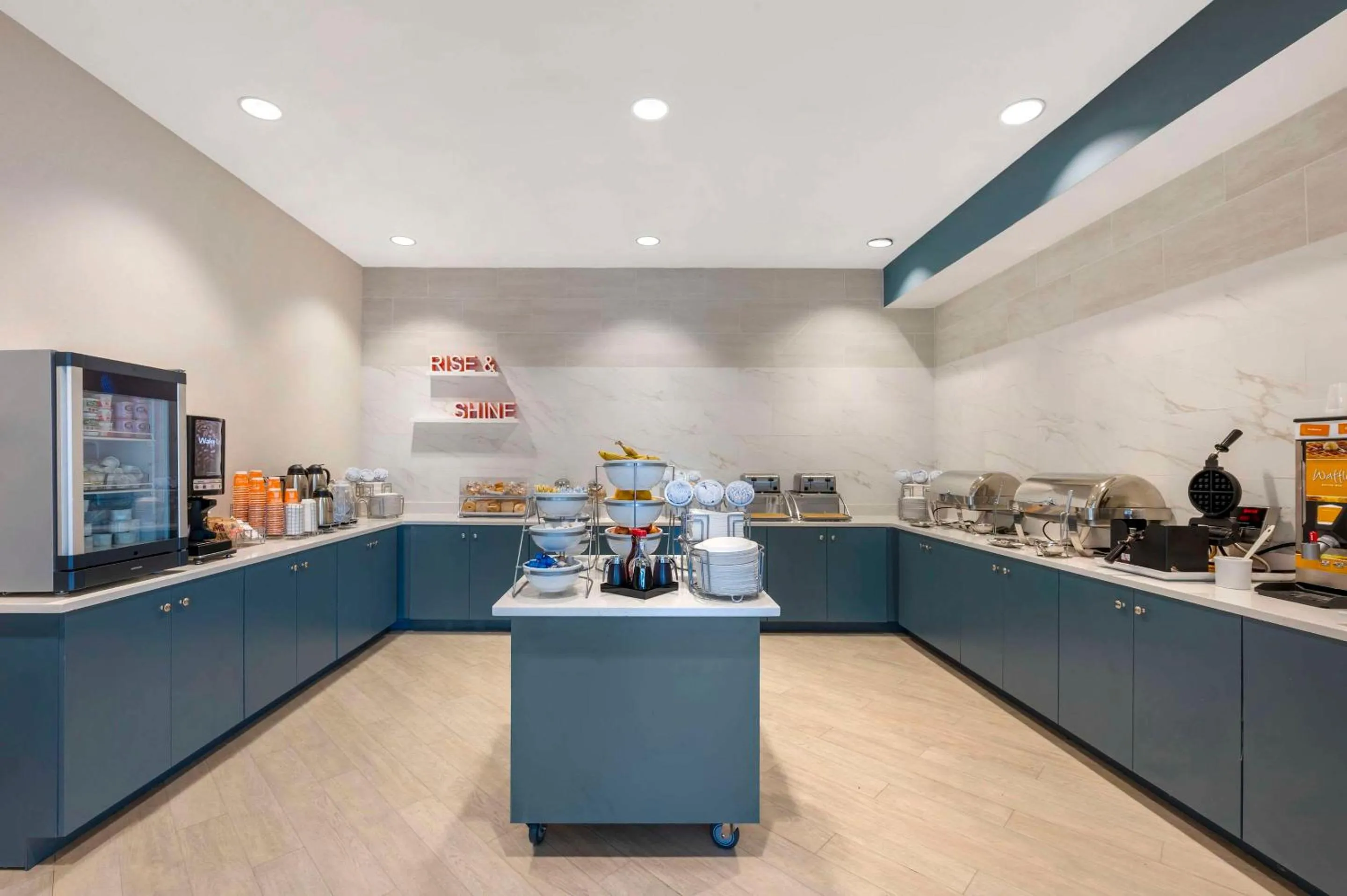 Breakfast in Comfort Suites