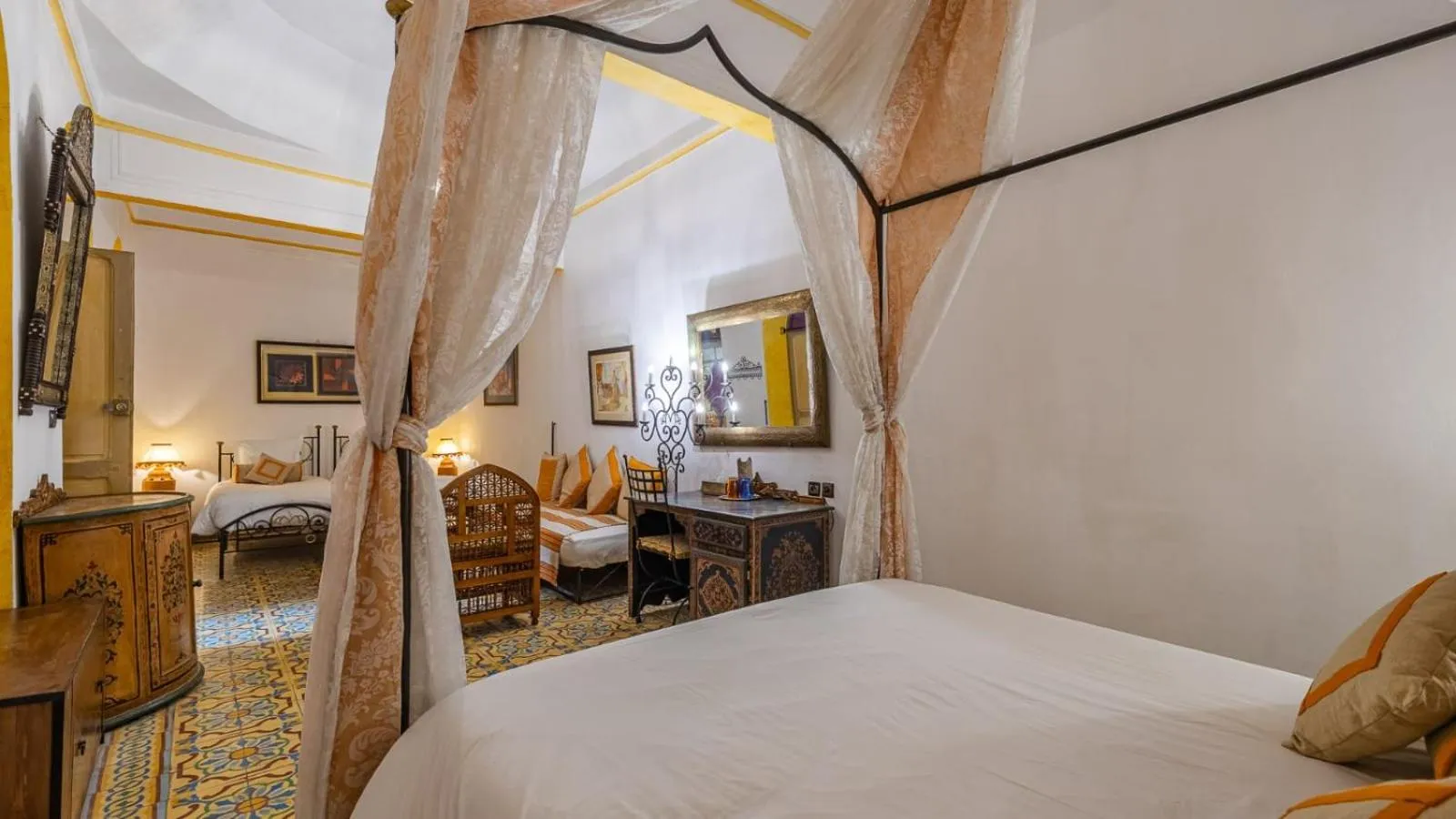 Photo of the whole room, Bed in Riad Maison Arabo-Andalouse