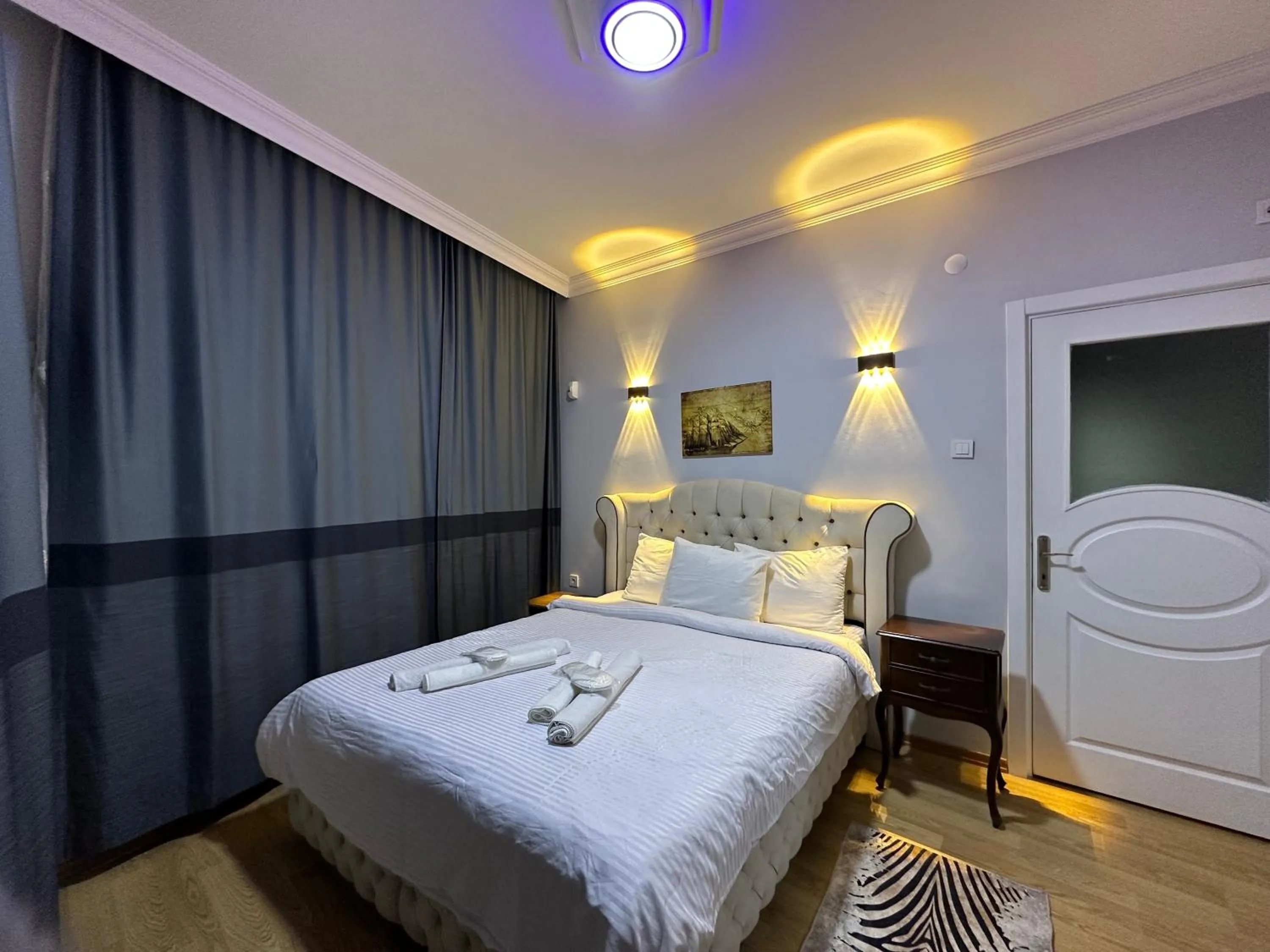 Bed in İSTANBLUE TAKSİM APART HOTEL