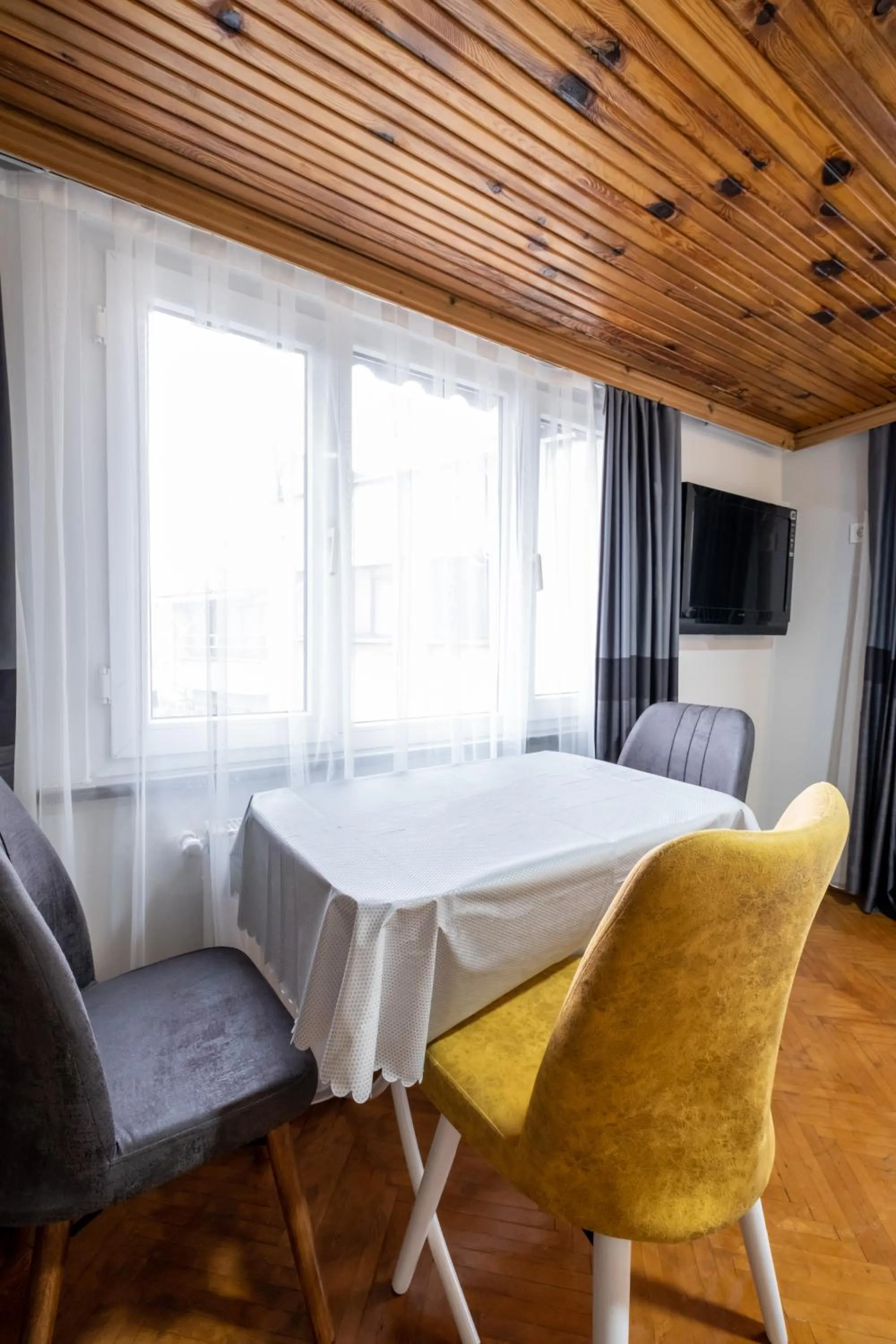 TV and multimedia in İSTANBLUE TAKSİM APART HOTEL