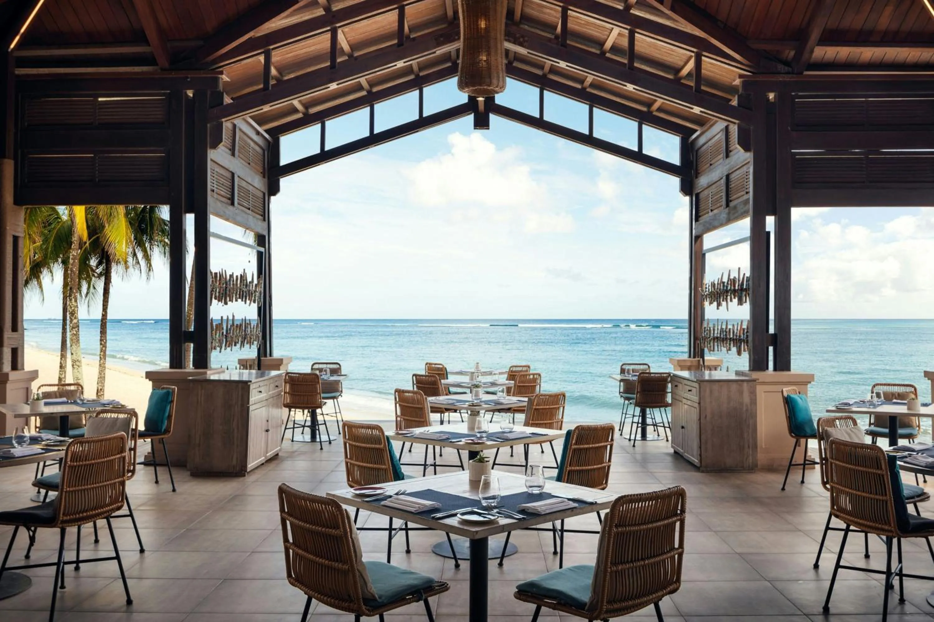 Restaurant/places to eat in Le Meridien Ile Maurice