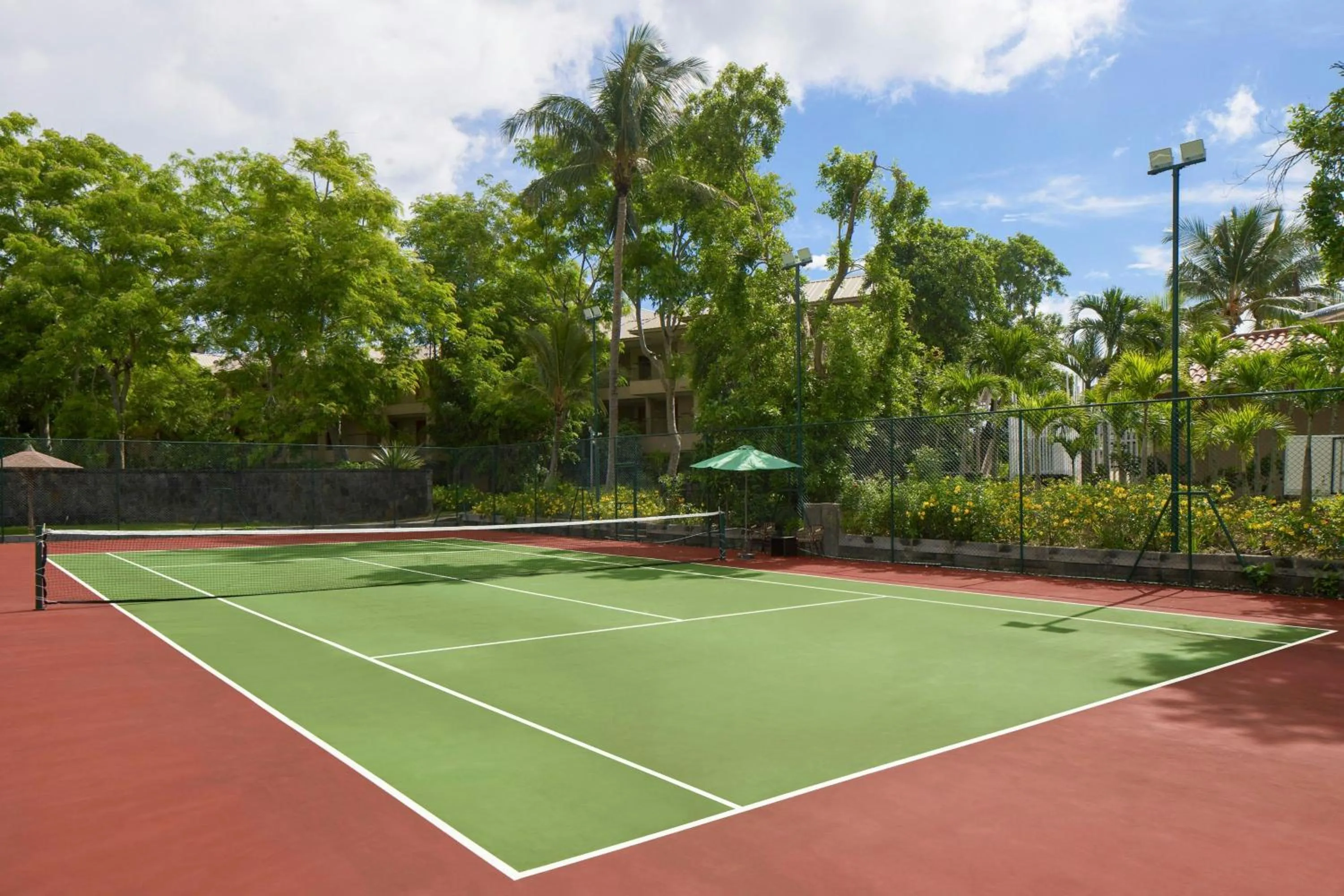 Tennis court in Le Meridien Ile Maurice