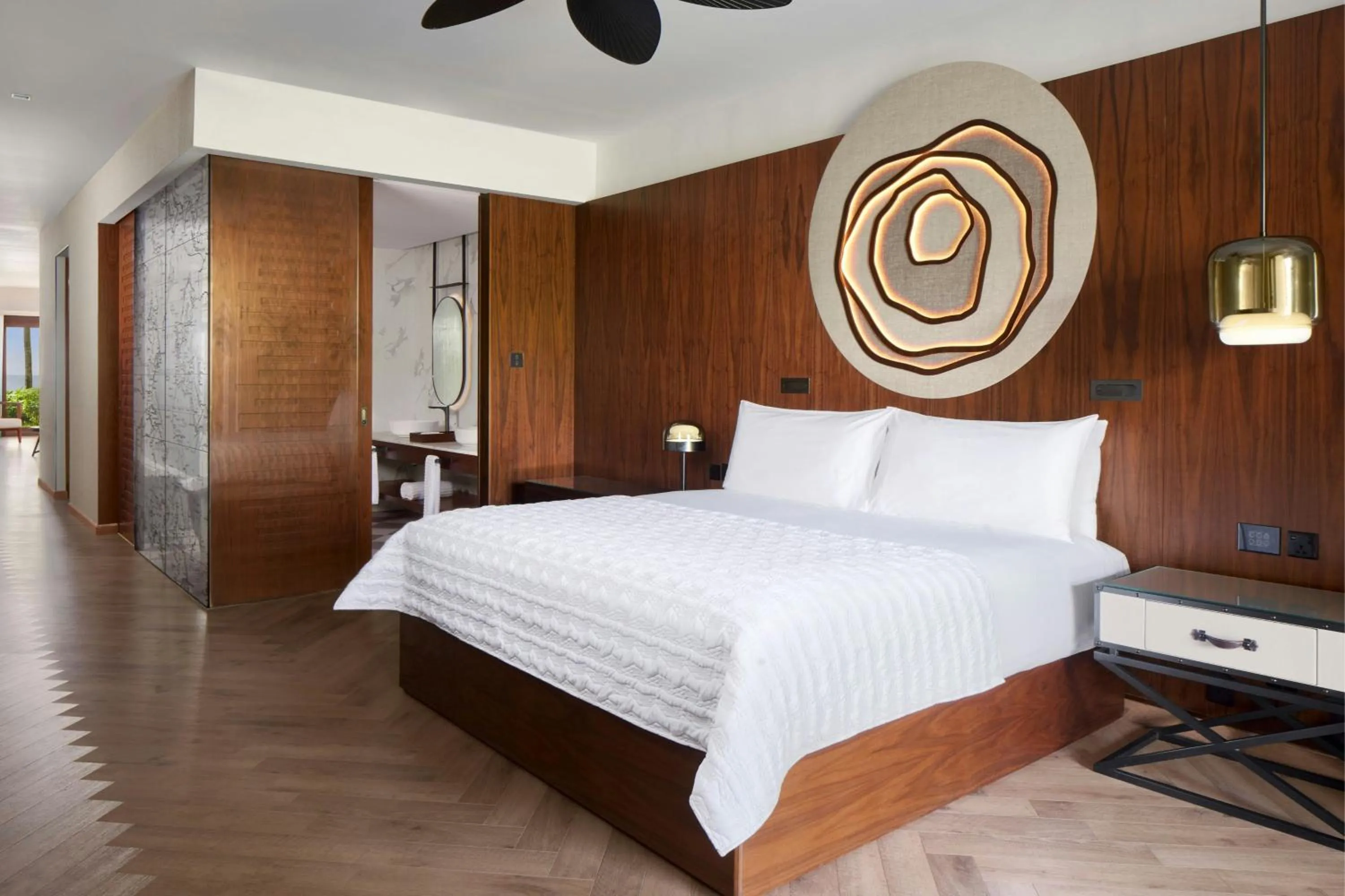 Swimming pool, Bed in Le Meridien Ile Maurice