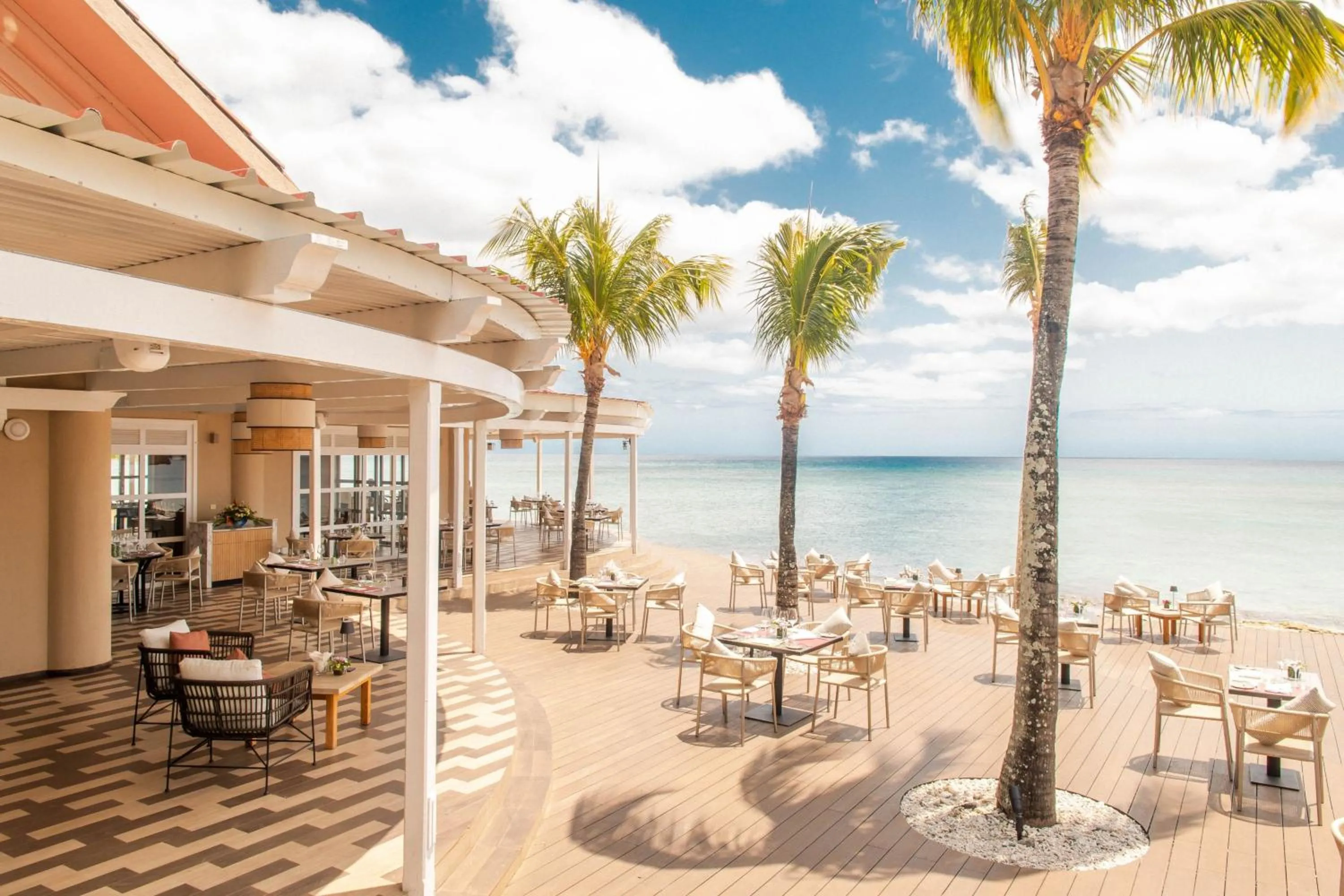 Restaurant/places to eat in Le Meridien Ile Maurice