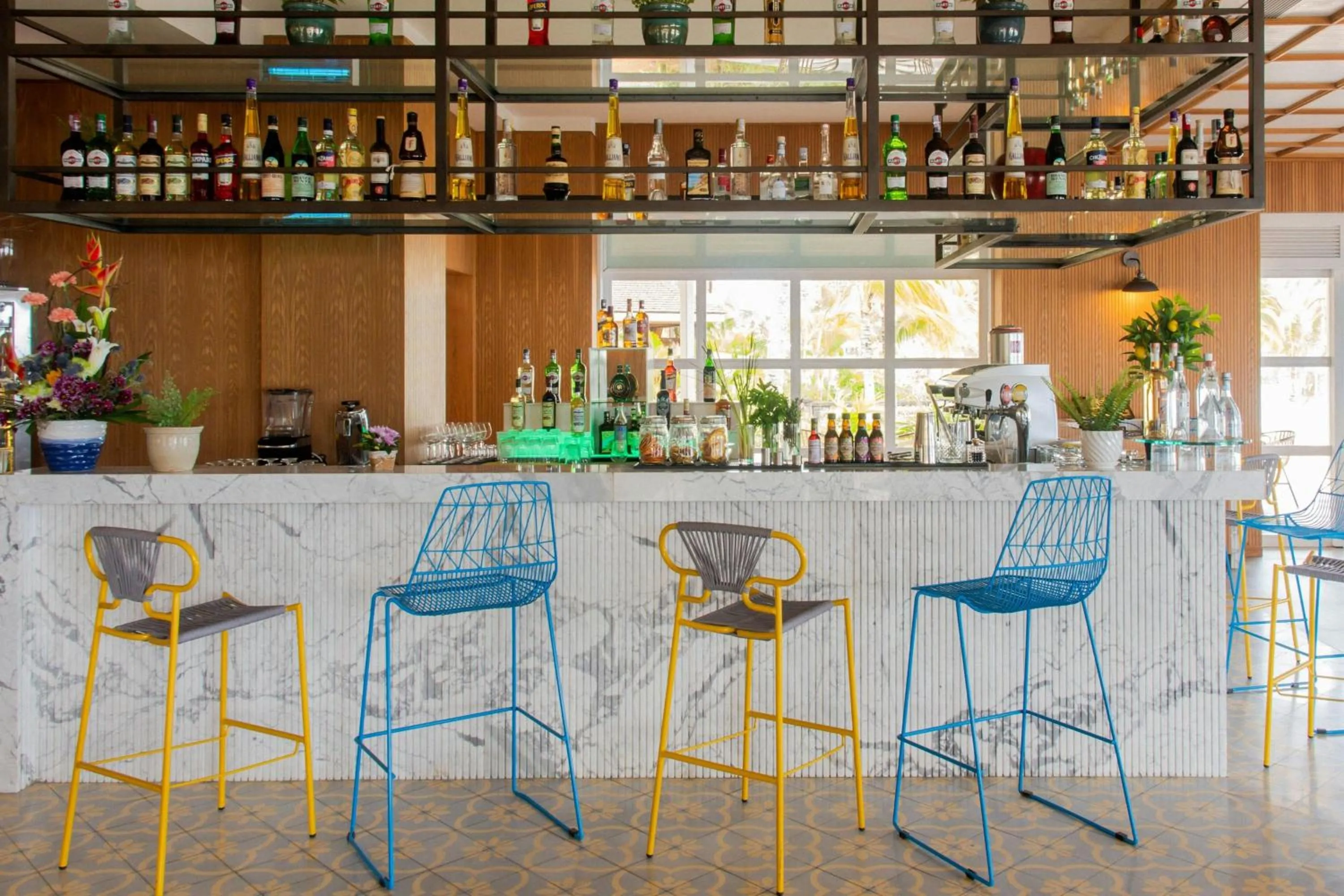 Lounge or bar in Le Meridien Ile Maurice