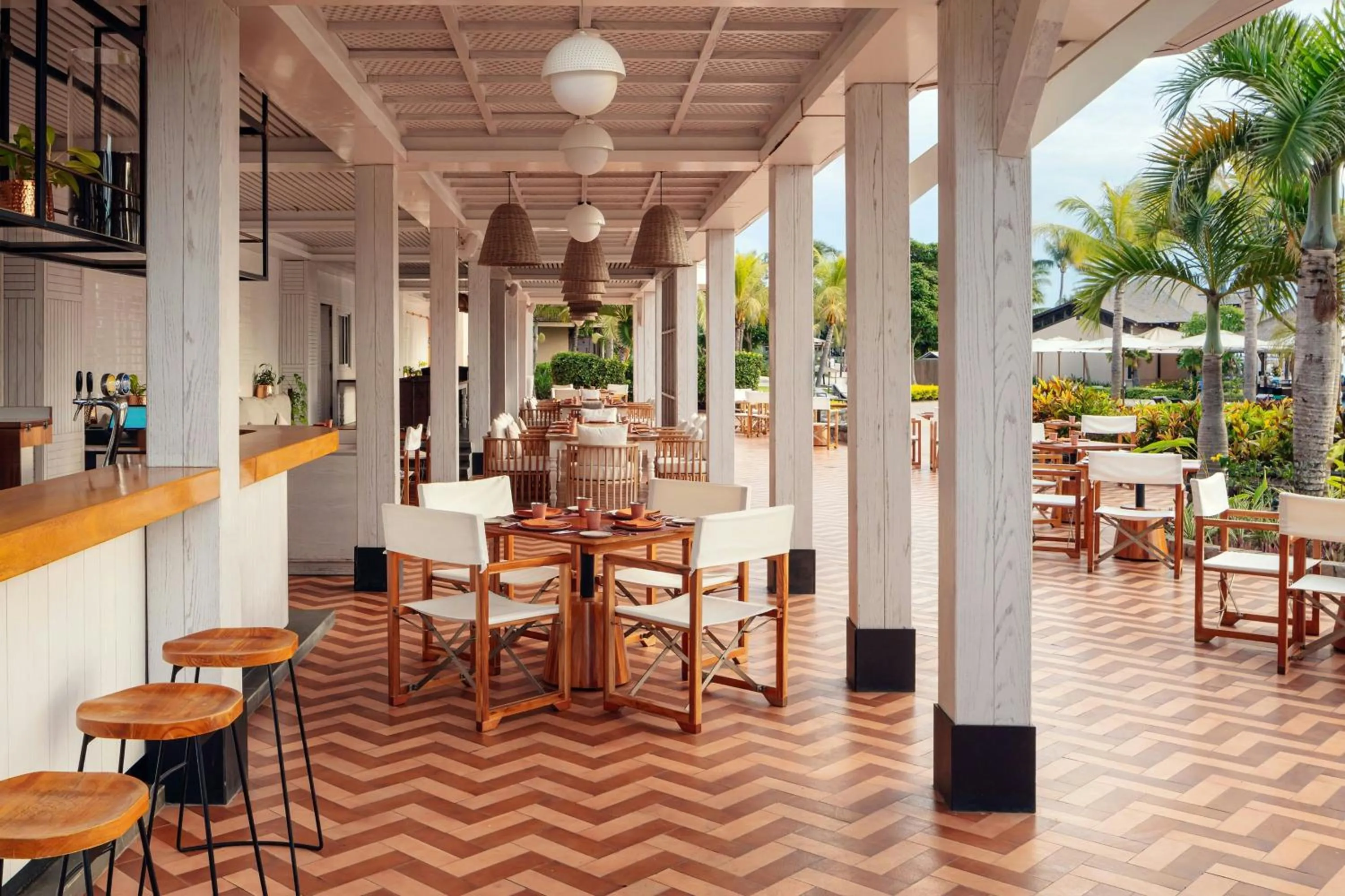 Restaurant/places to eat in Le Meridien Ile Maurice