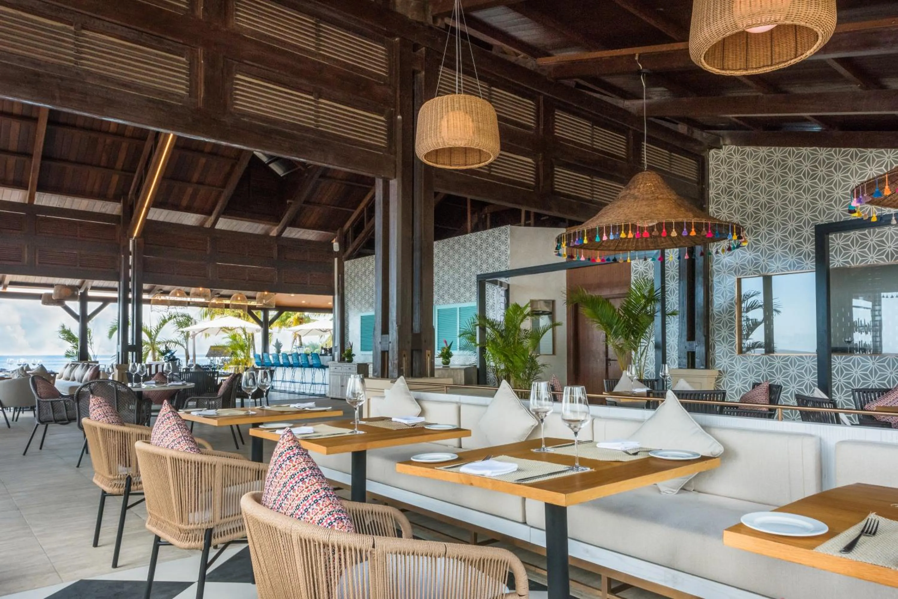 Restaurant/places to eat in Le Meridien Ile Maurice