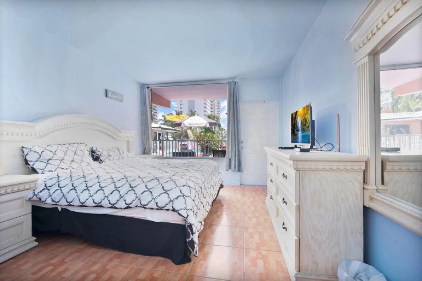 Bed in Sky Islands Beach