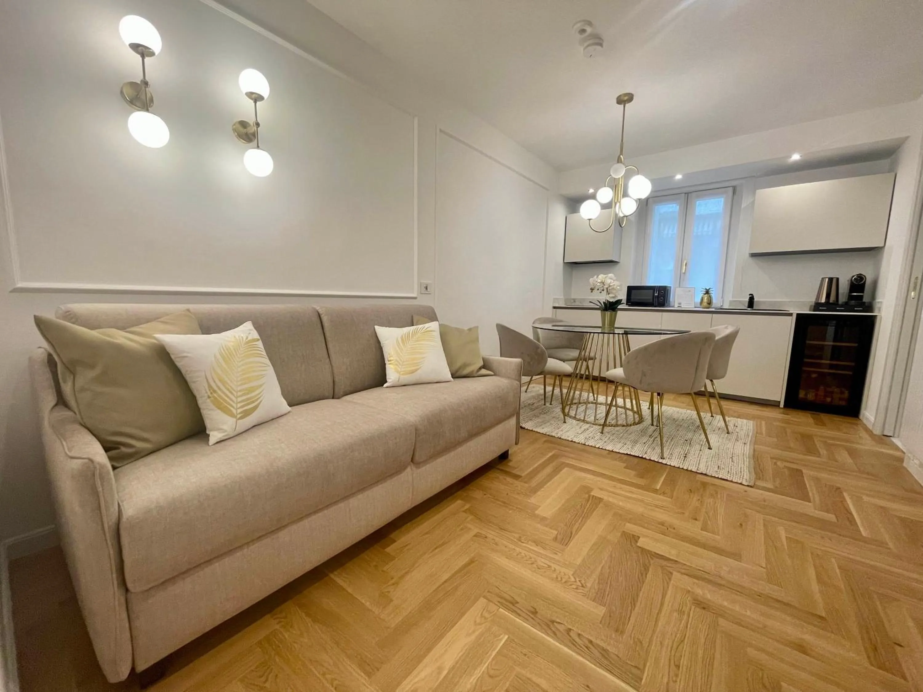 Kitchen or kitchenette in Bellagio Luxury Suites Apartments