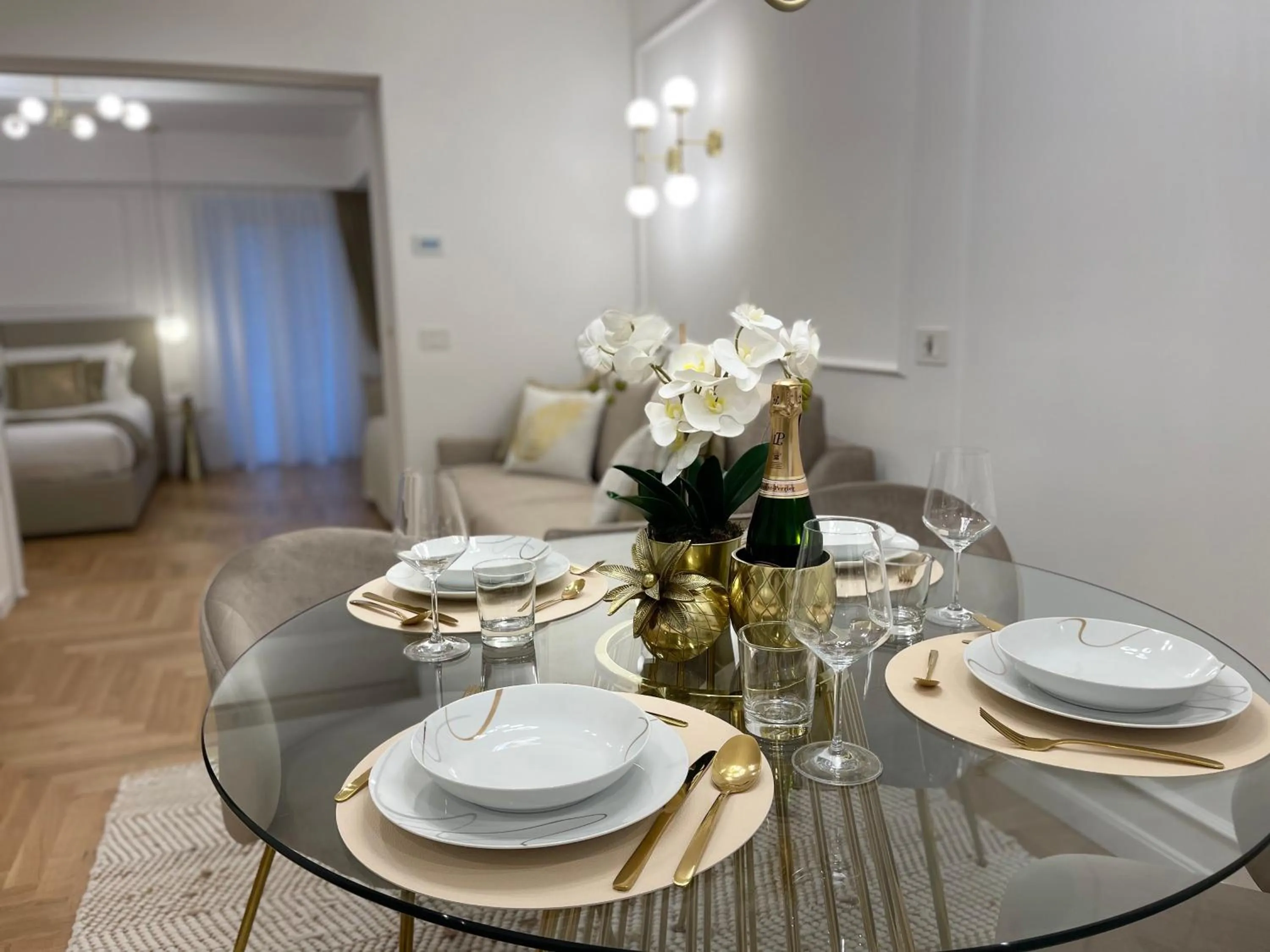 Dining area in Bellagio Luxury Suites Apartments
