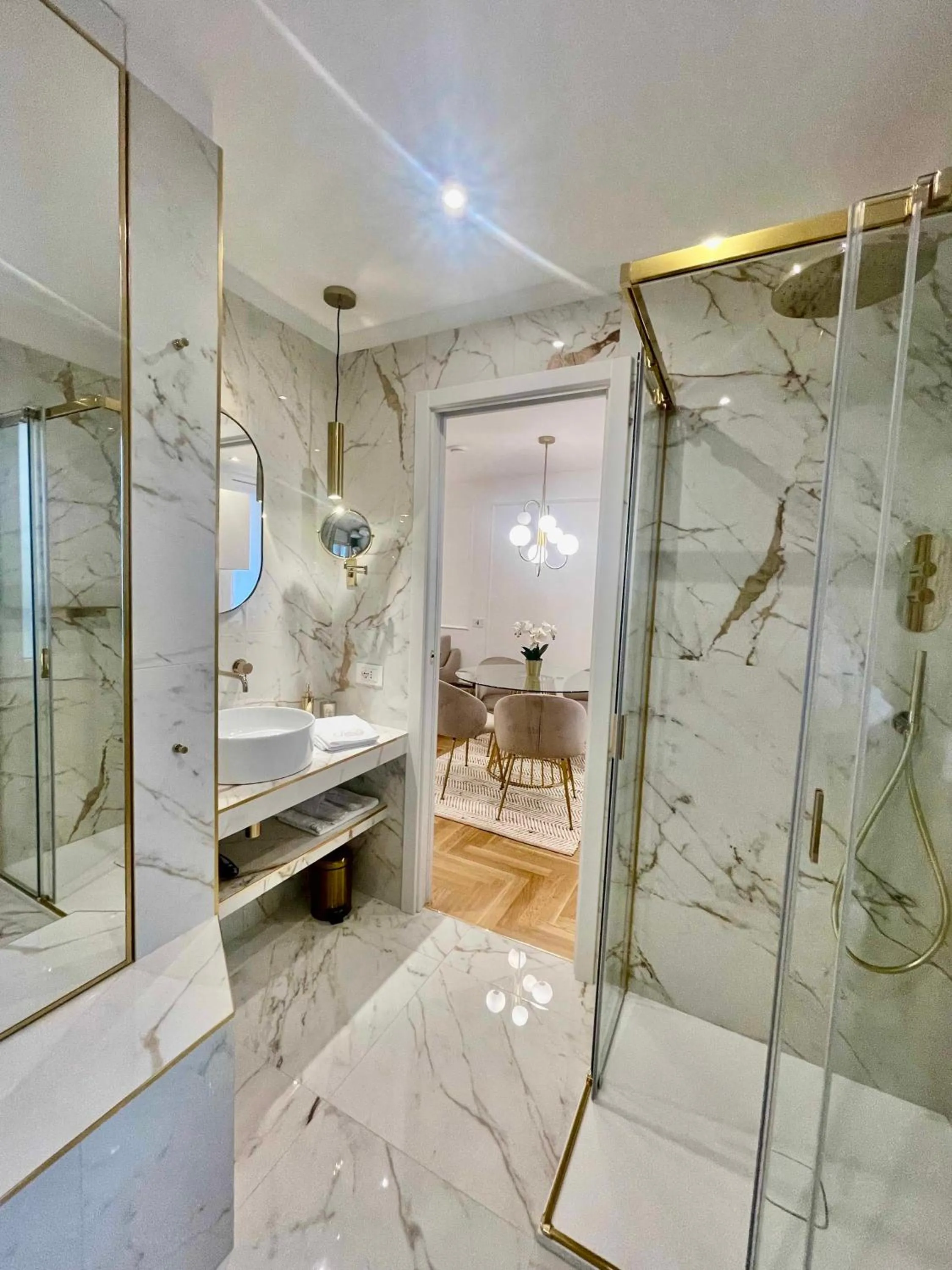 Shower in Bellagio Luxury Suites Apartments