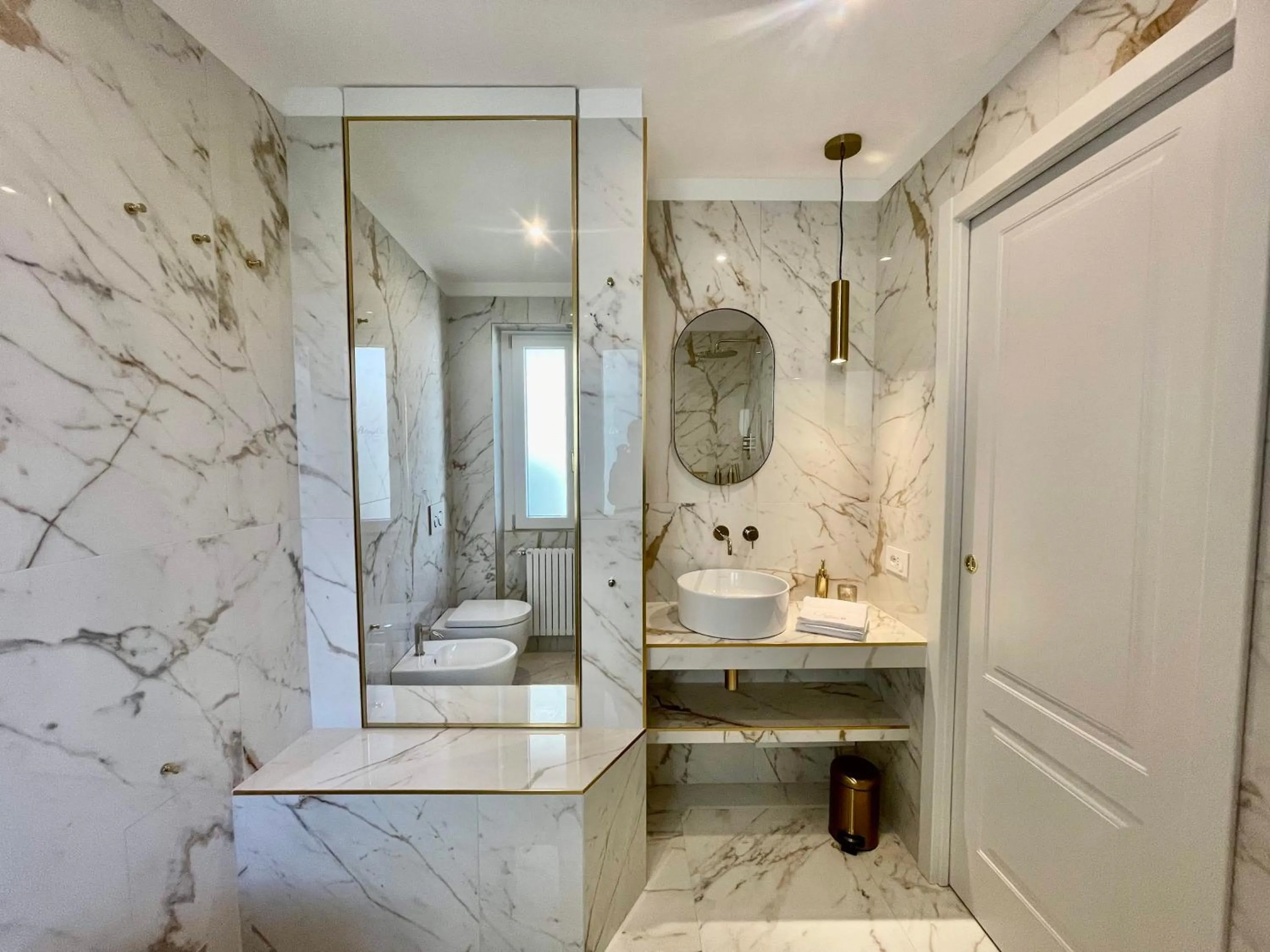 Shower in Bellagio Luxury Suites Apartments