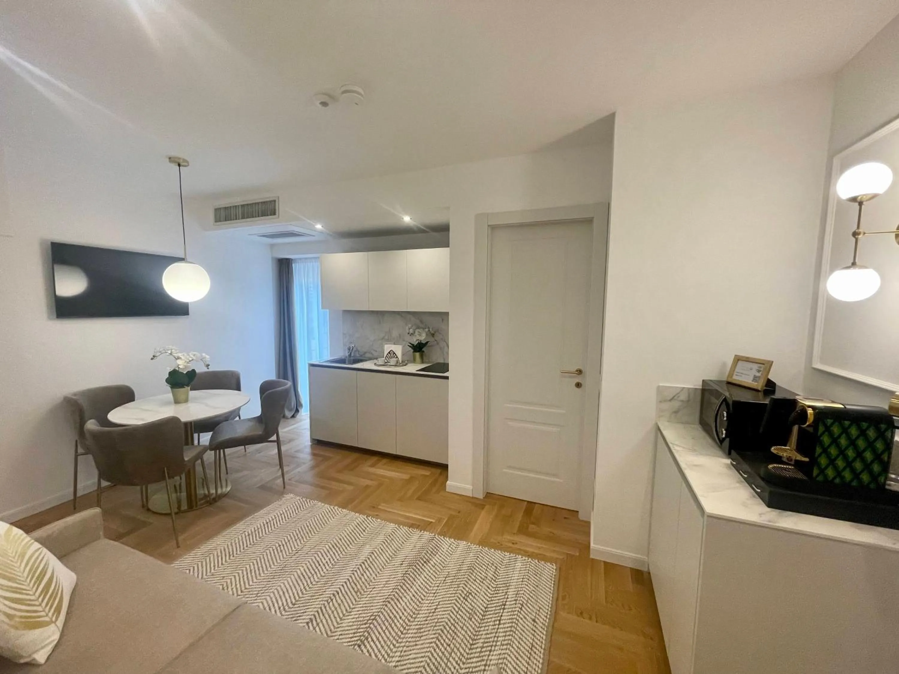 Kitchen or kitchenette in Bellagio Luxury Suites Apartments